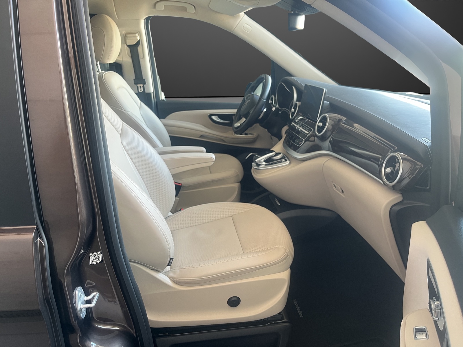 MERCEDES-BENZ V 250 d Swiss Edition lang 4Matic 7G-Tronic-image-9