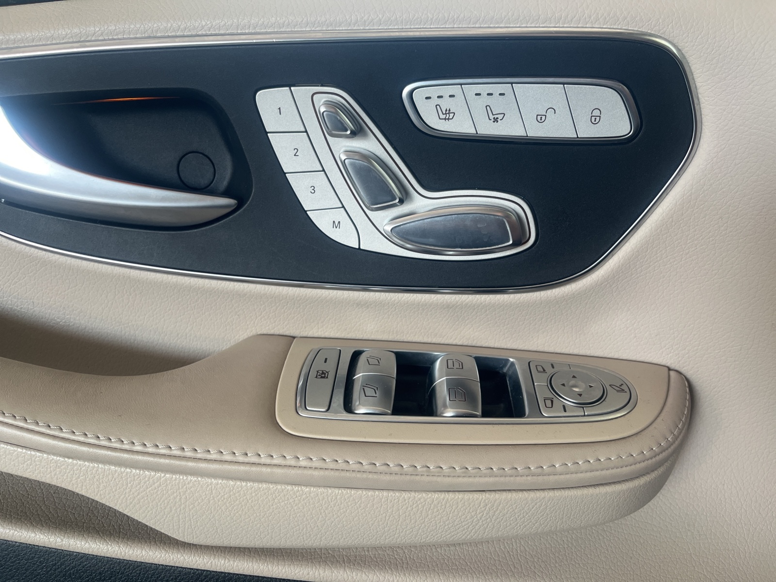MERCEDES-BENZ V 250 d Swiss Edition lang 4Matic 7G-Tronic-image-14