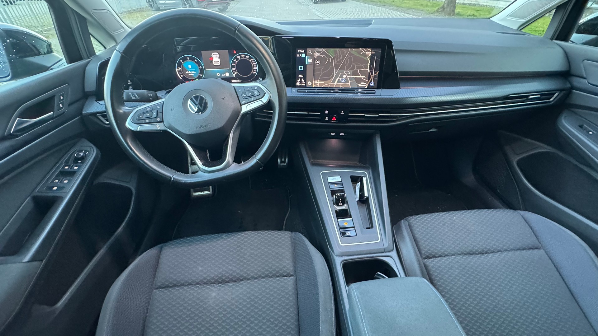 VW Golf 2.0 TDI Style DSG-image-8