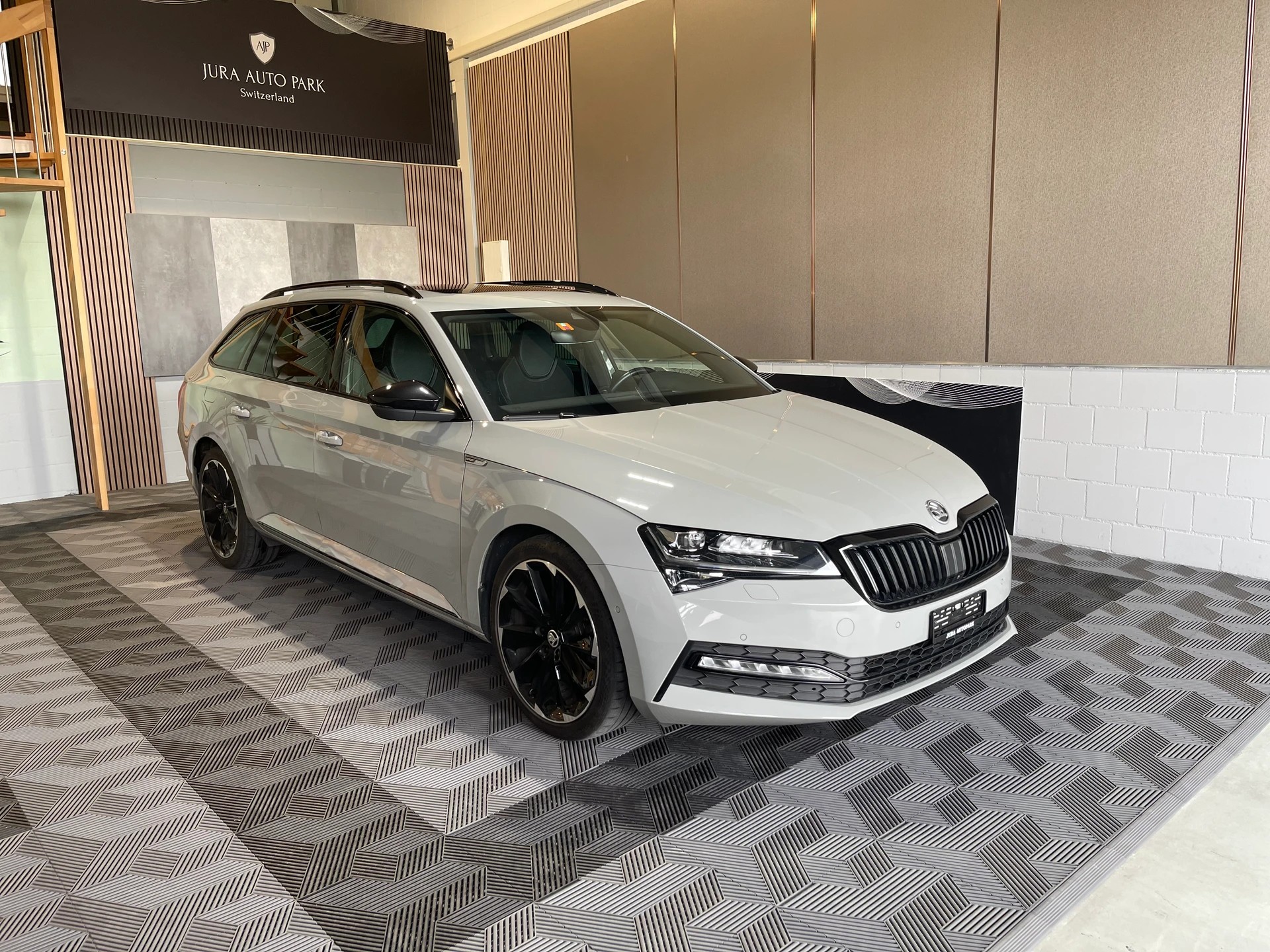 SKODA Superb Combi 2.0 TDi SportLine 4x4 DSG-showroom-element-2