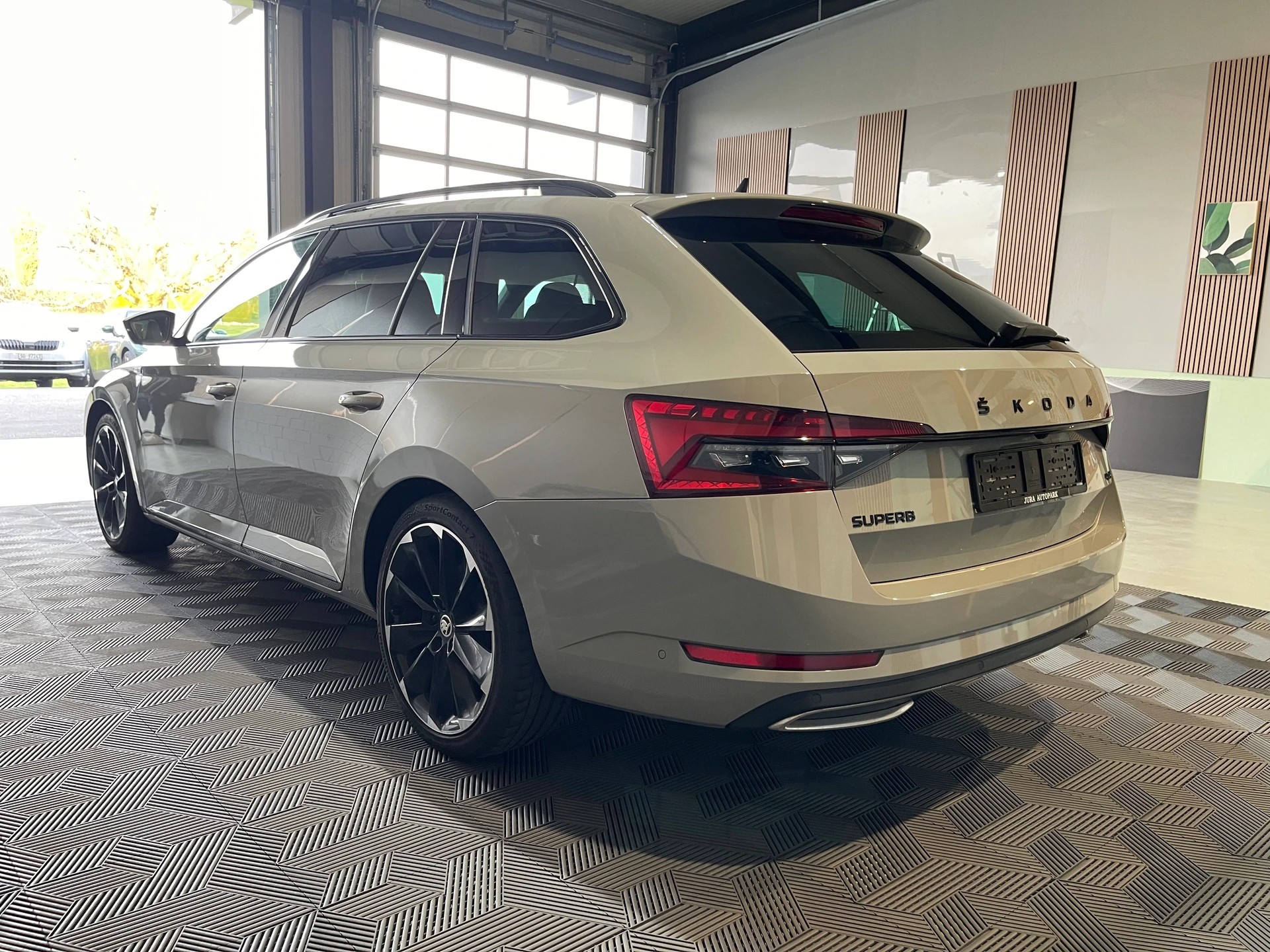 SKODA Superb Combi 2.0 TDi SportLine 4x4 DSG-showroom-element-3