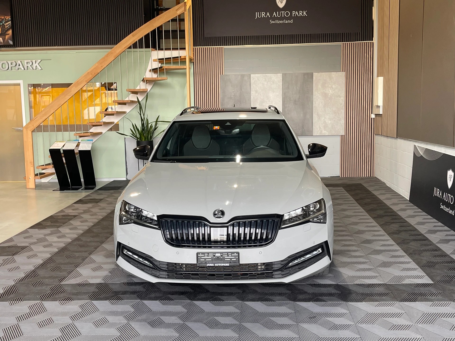 SKODA Superb Combi 2.0 TDi SportLine 4x4 DSG-showroom-element-1
