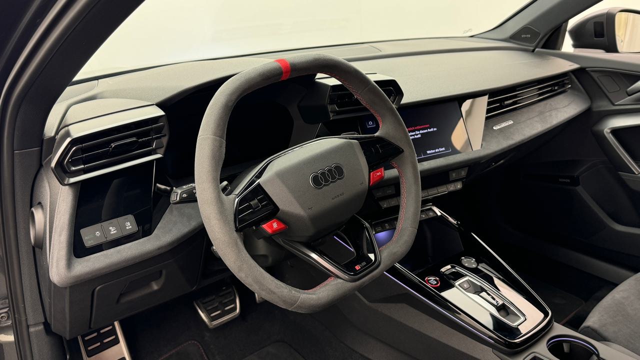 AUDI RS3 Limousine 2.5 TSI quattro S-tronic-image-6