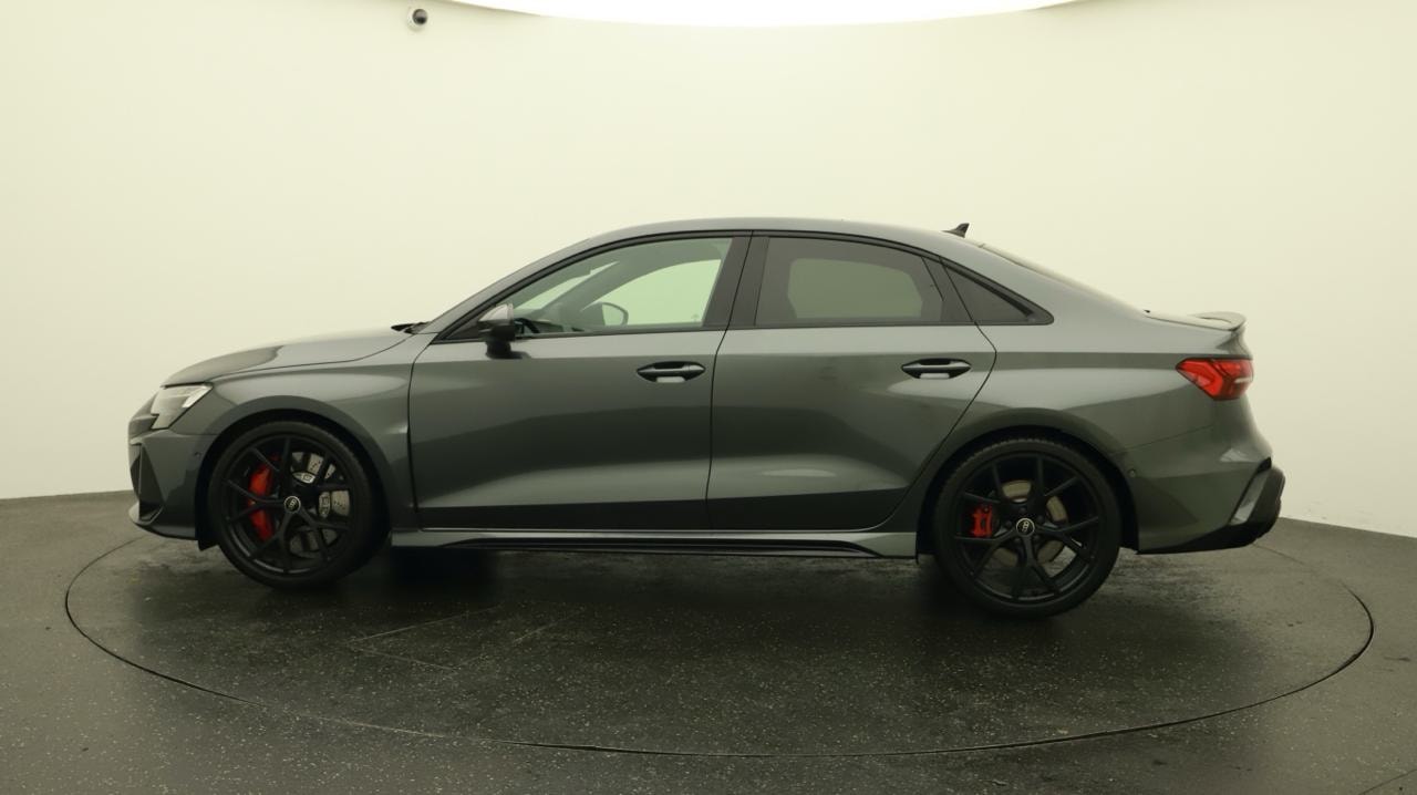 AUDI RS3 Limousine 2.5 TSI quattro S-tronic-showroom-element-1