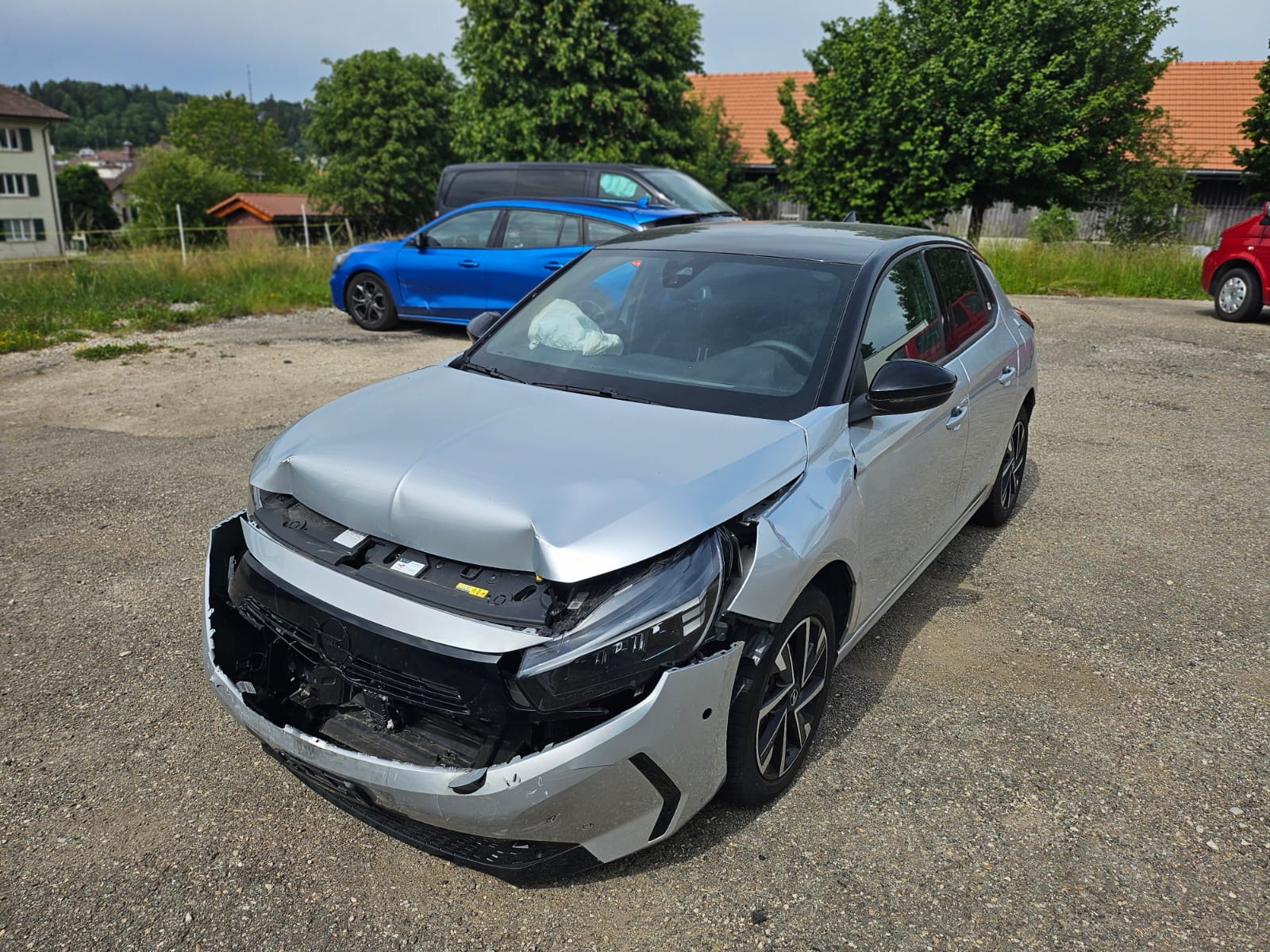 OPEL Corsa 1.2 MHEV GS Celebration BESCHADIGT ENDOMMAGE-image-10
