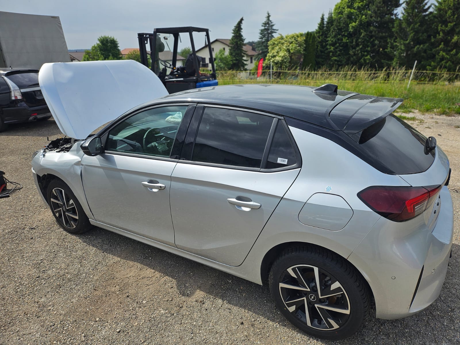 OPEL Corsa 1.2 MHEV GS Celebration BESCHADIGT ENDOMMAGE-image-11