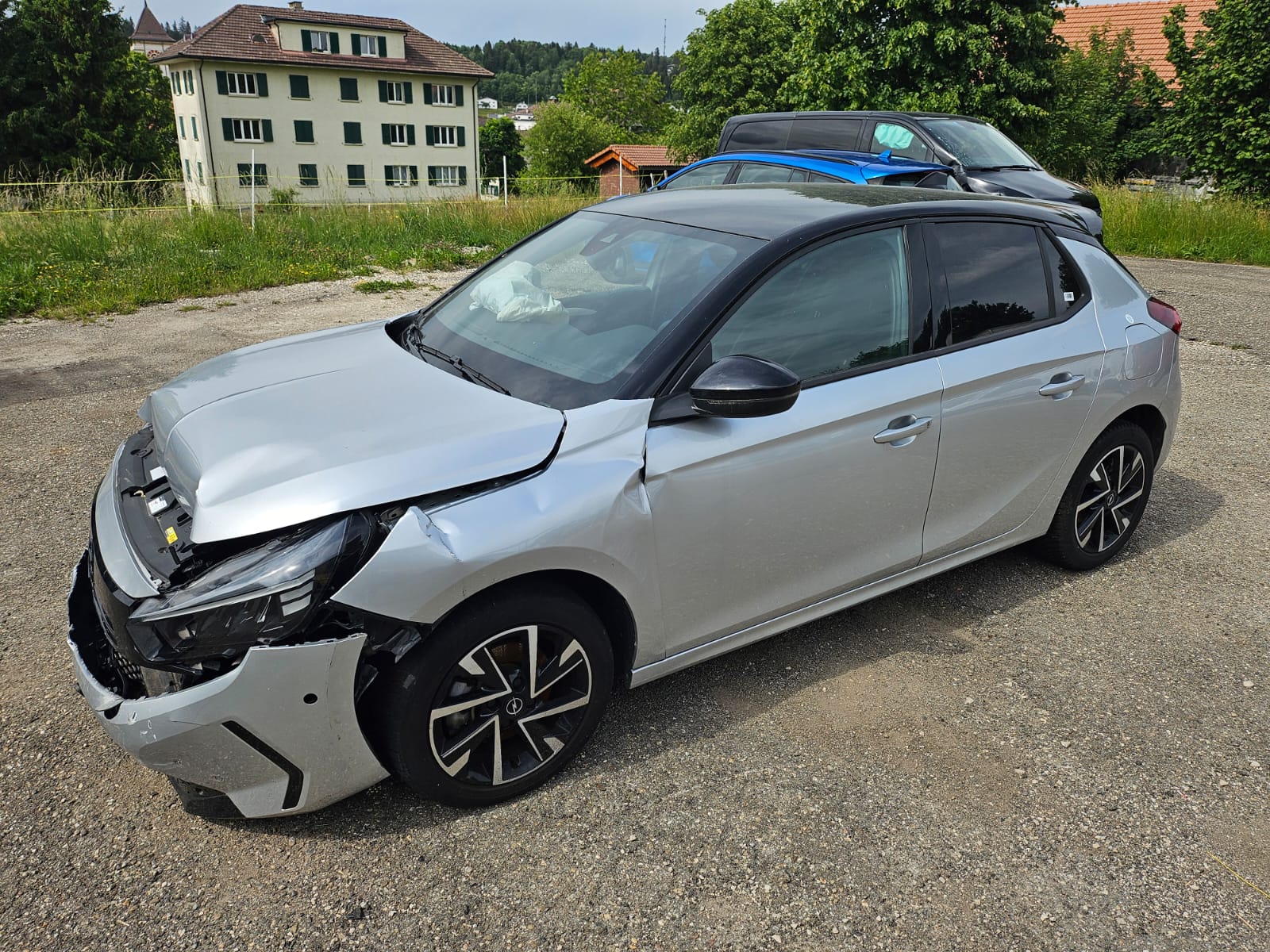 OPEL Corsa 1.2 MHEV GS Celebration BESCHADIGT ENDOMMAGE-image-8