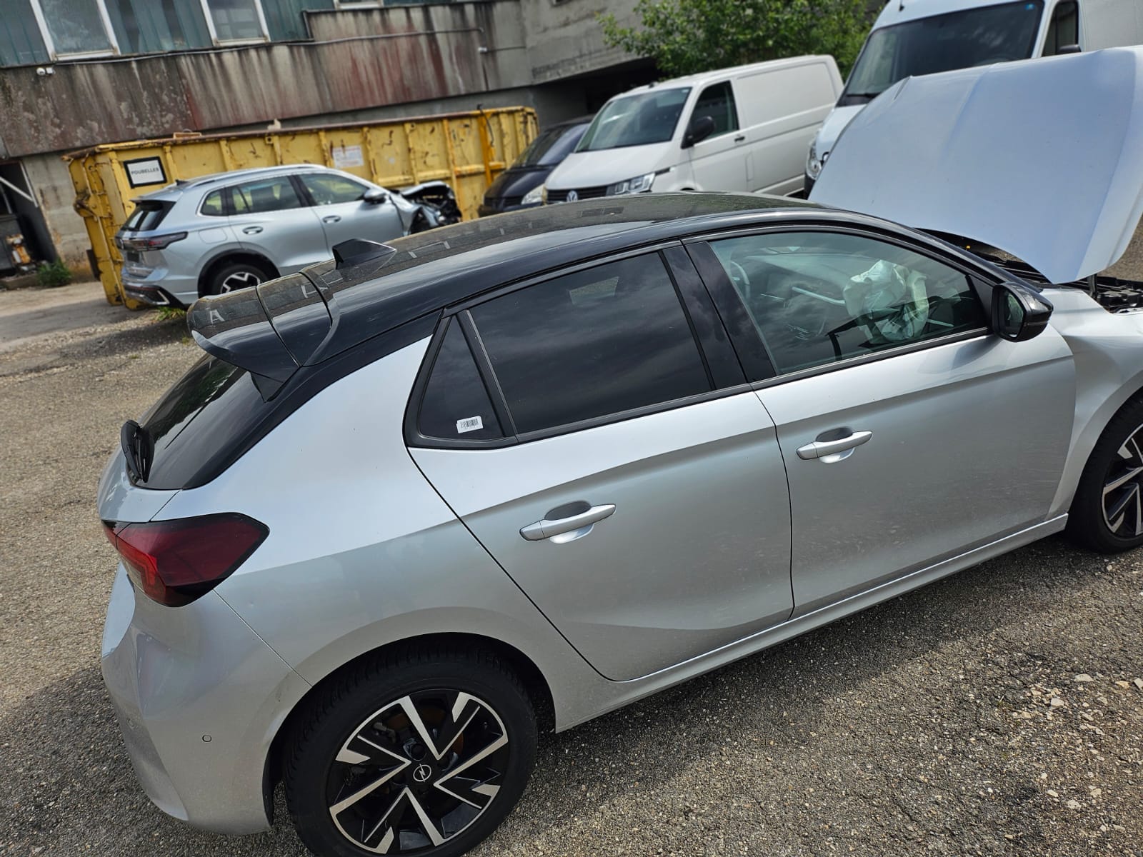 OPEL Corsa 1.2 MHEV GS Celebration BESCHADIGT ENDOMMAGE-image-6