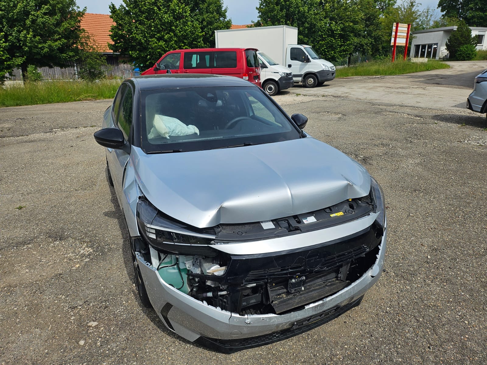 OPEL Corsa 1.2 MHEV GS Celebration BESCHADIGT ENDOMMAGE-image-9