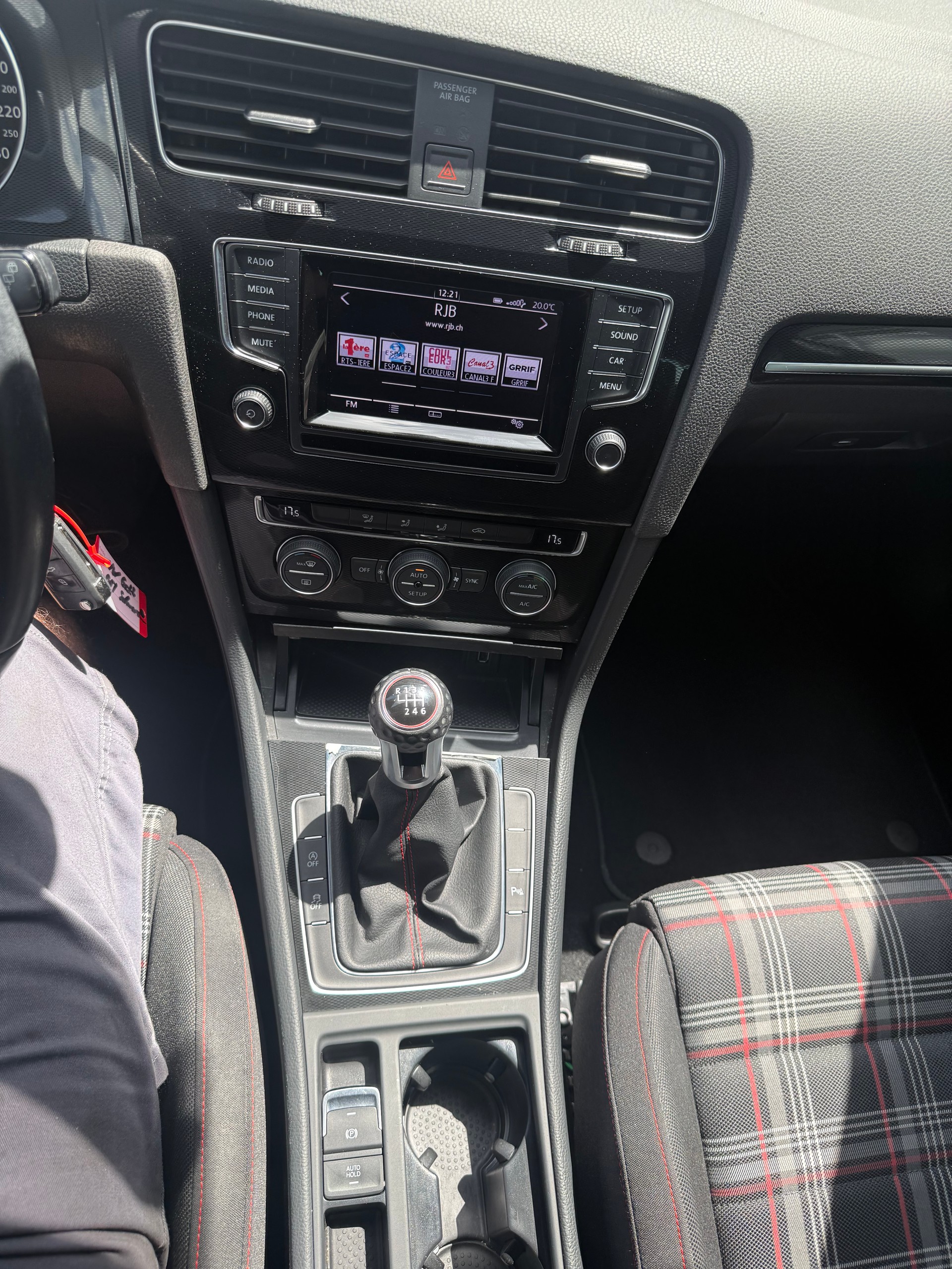 VW Golf 2.0 TSI GTI-image-11
