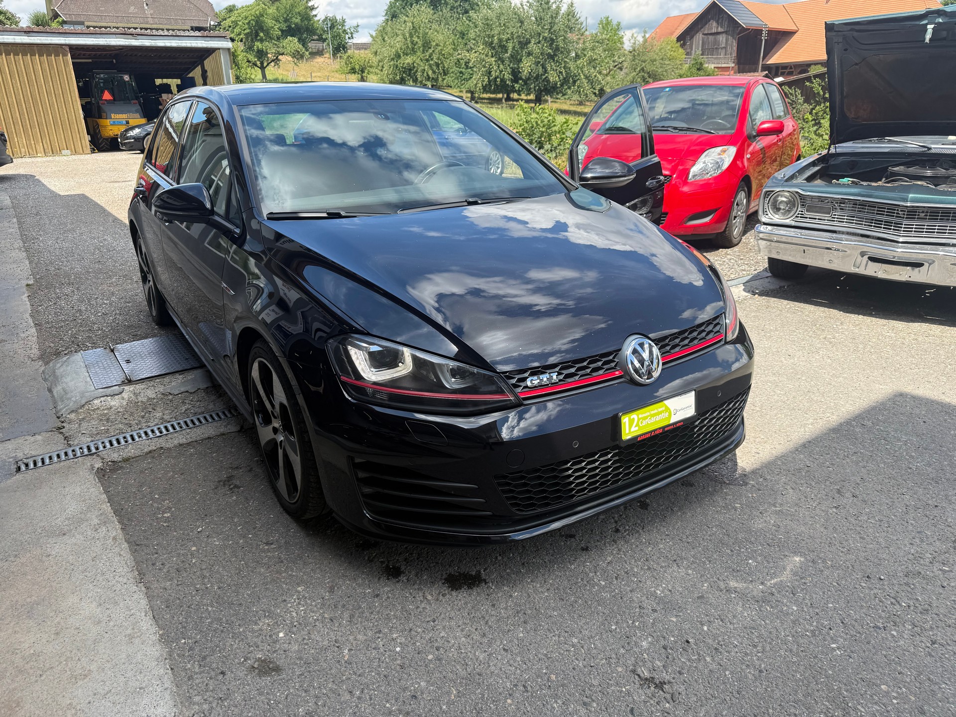 VW Golf 2.0 TSI GTI-showroom-element-1