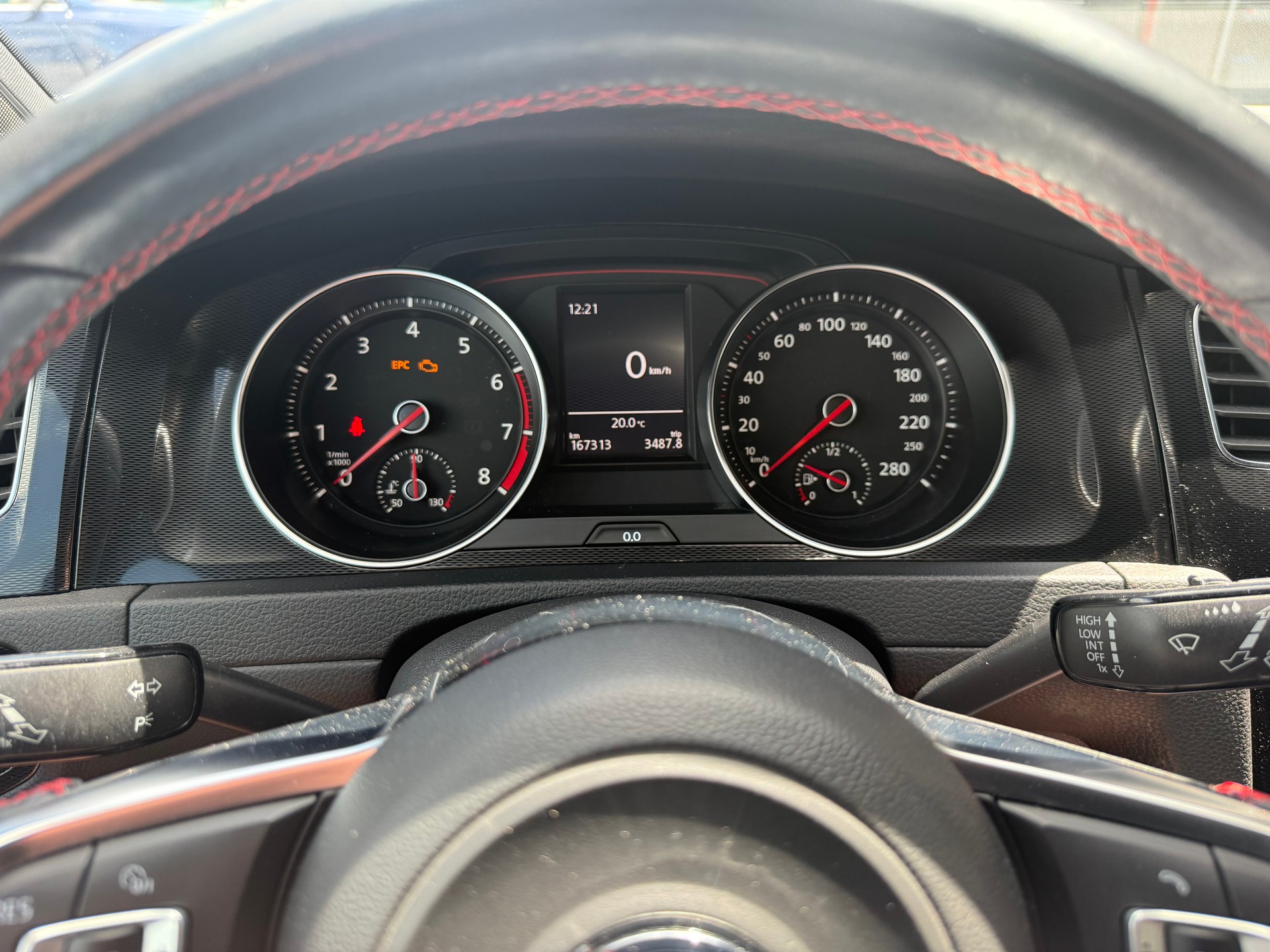 VW Golf 2.0 TSI GTI-image-10