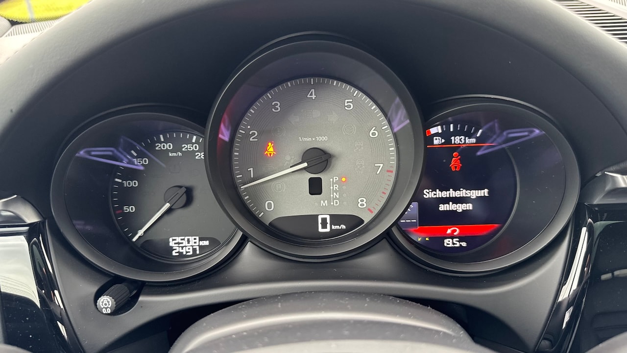 PORSCHE Macan S PDK-image-19