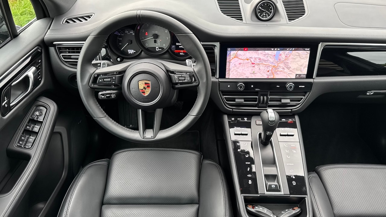 PORSCHE Macan S PDK-image-17