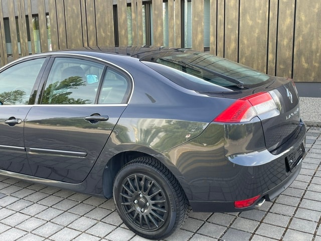 RENAULT Laguna 2.0 16V T Dynamique Automatic-image-6
