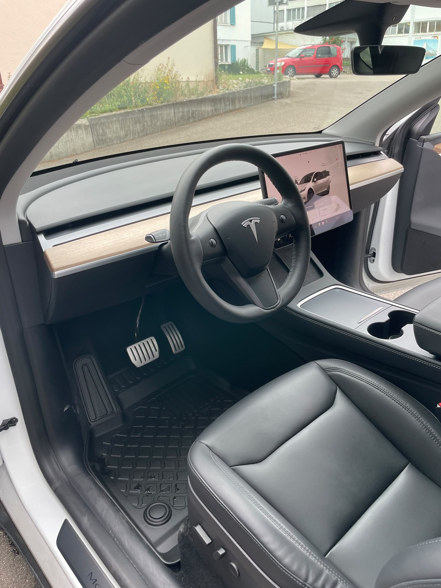 TESLA Model Y Performance SOH 94% 514 km (WLTP) 534PS Made in Berlin Werksgarantie-image-13