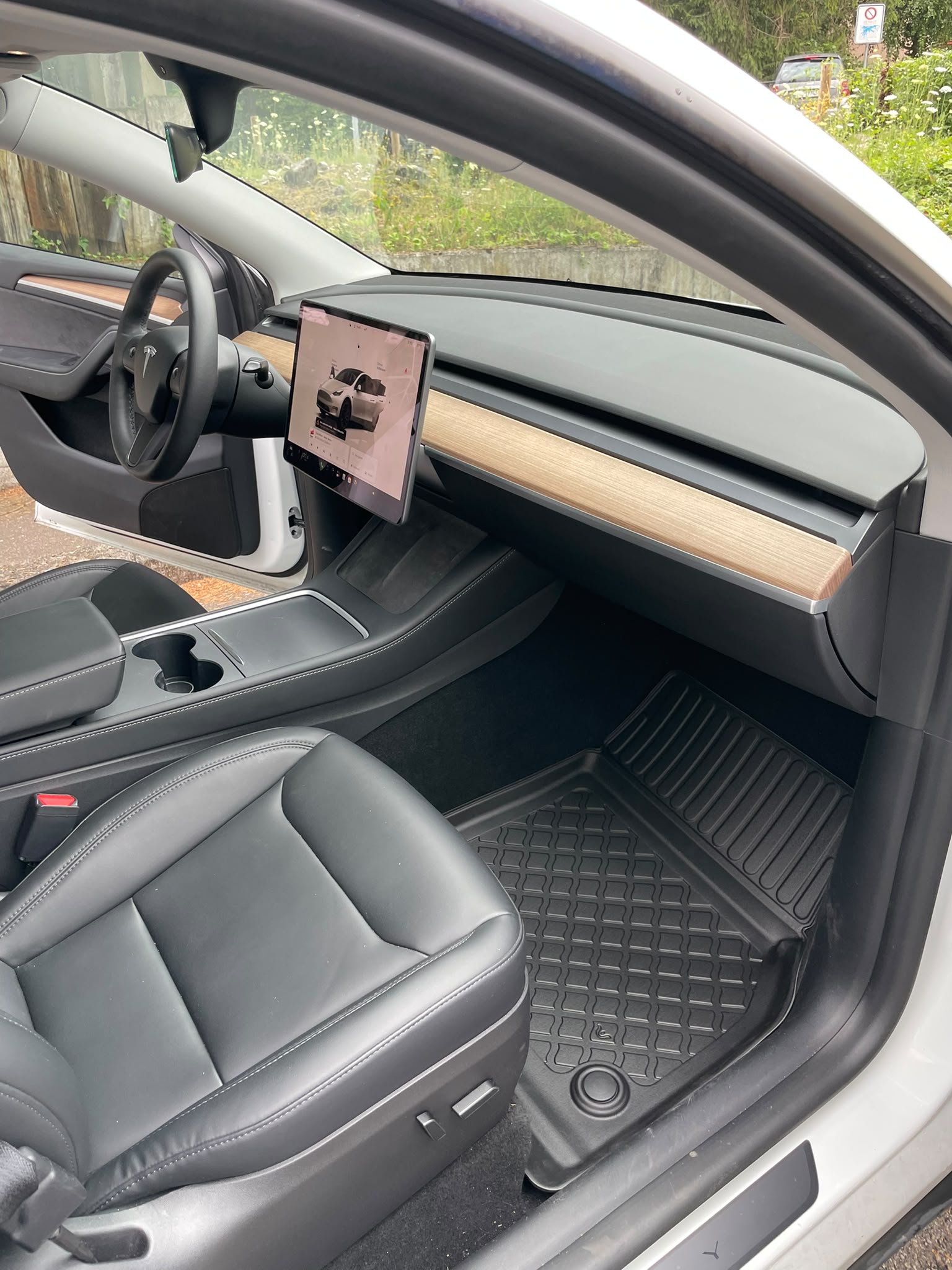 TESLA Model Y Performance SOH 94% 514 km (WLTP) 534PS Made in Berlin Werksgarantie-image-14