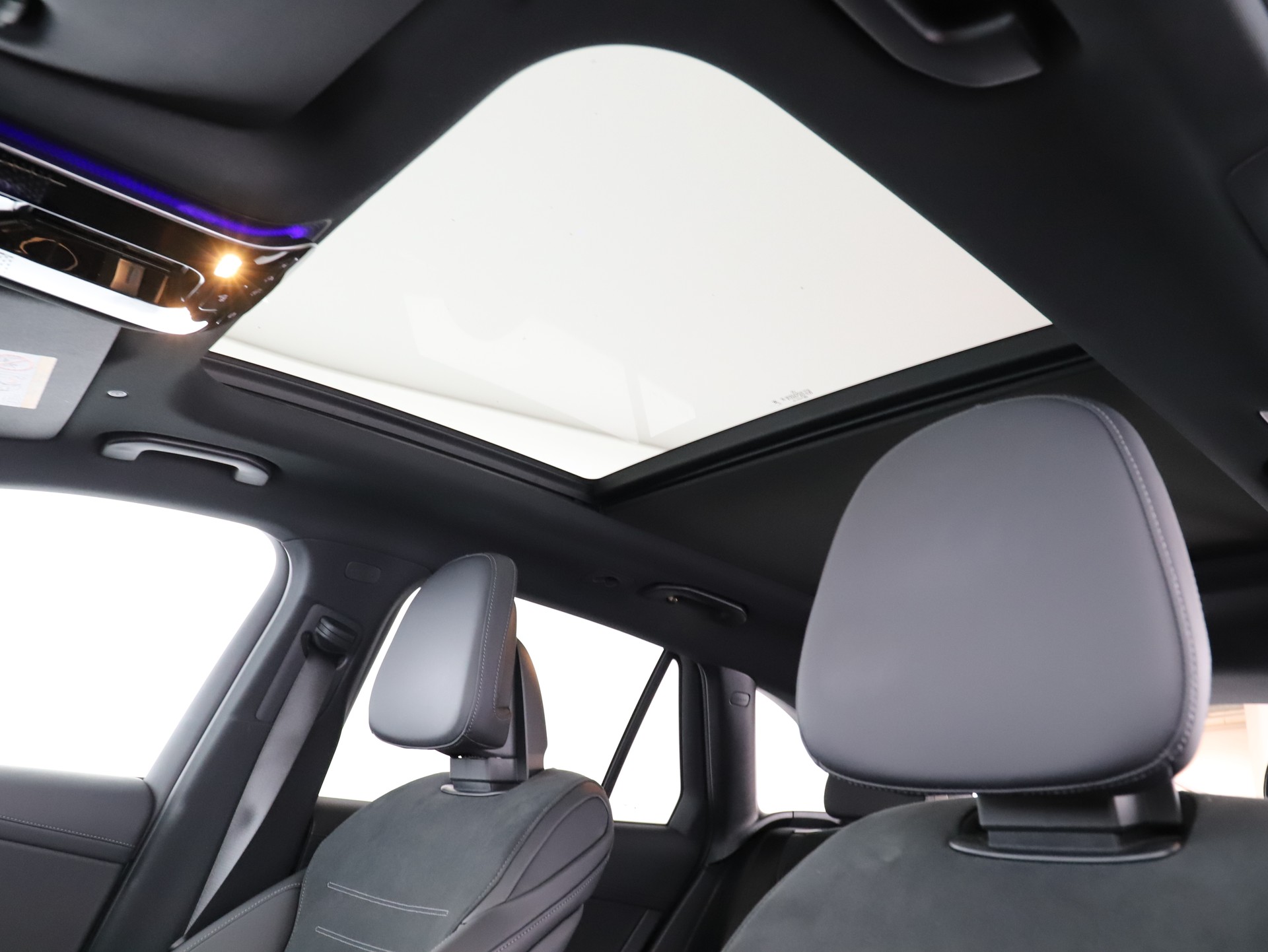 MERCEDES-BENZ GLC 300 e 4M 9G-Tronic-image-13