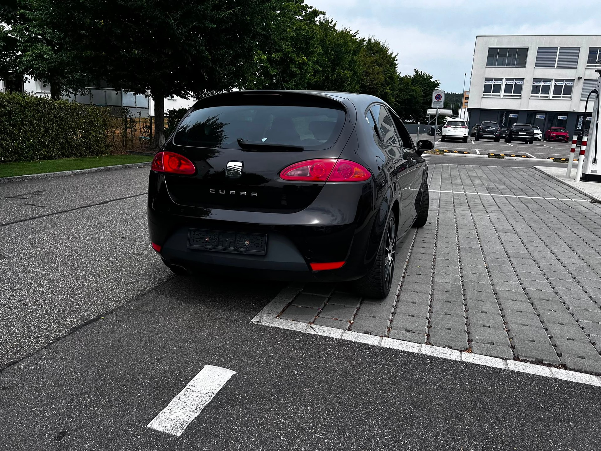 SEAT Leon 2.0 TSI Cupra-image-4