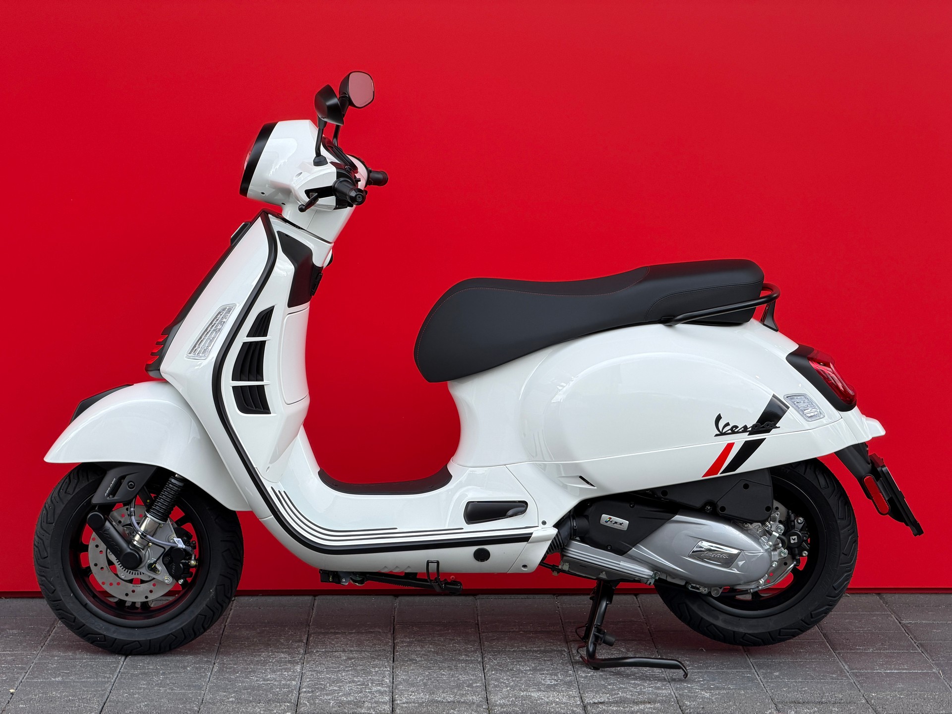 PIAGGIO Vespa GTS 125 Super Sport RST Euro 5+-image-2