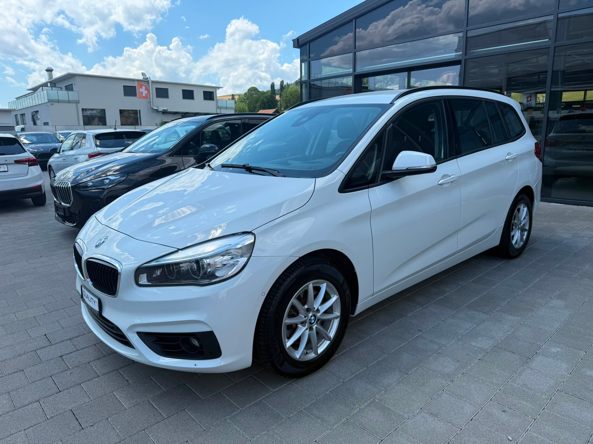 BMW 218d xDrive Gran Tourer Steptronic-showroom-element-1
