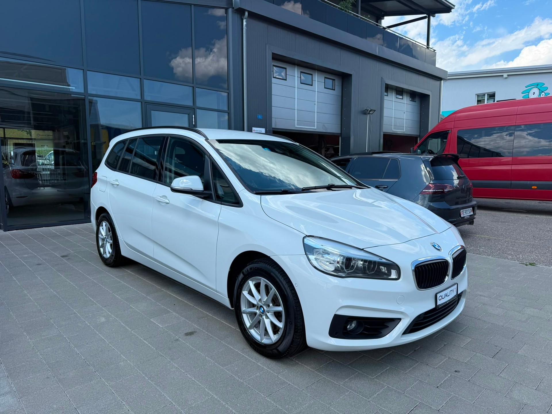 BMW 218d xDrive Gran Tourer Steptronic-showroom-element-3