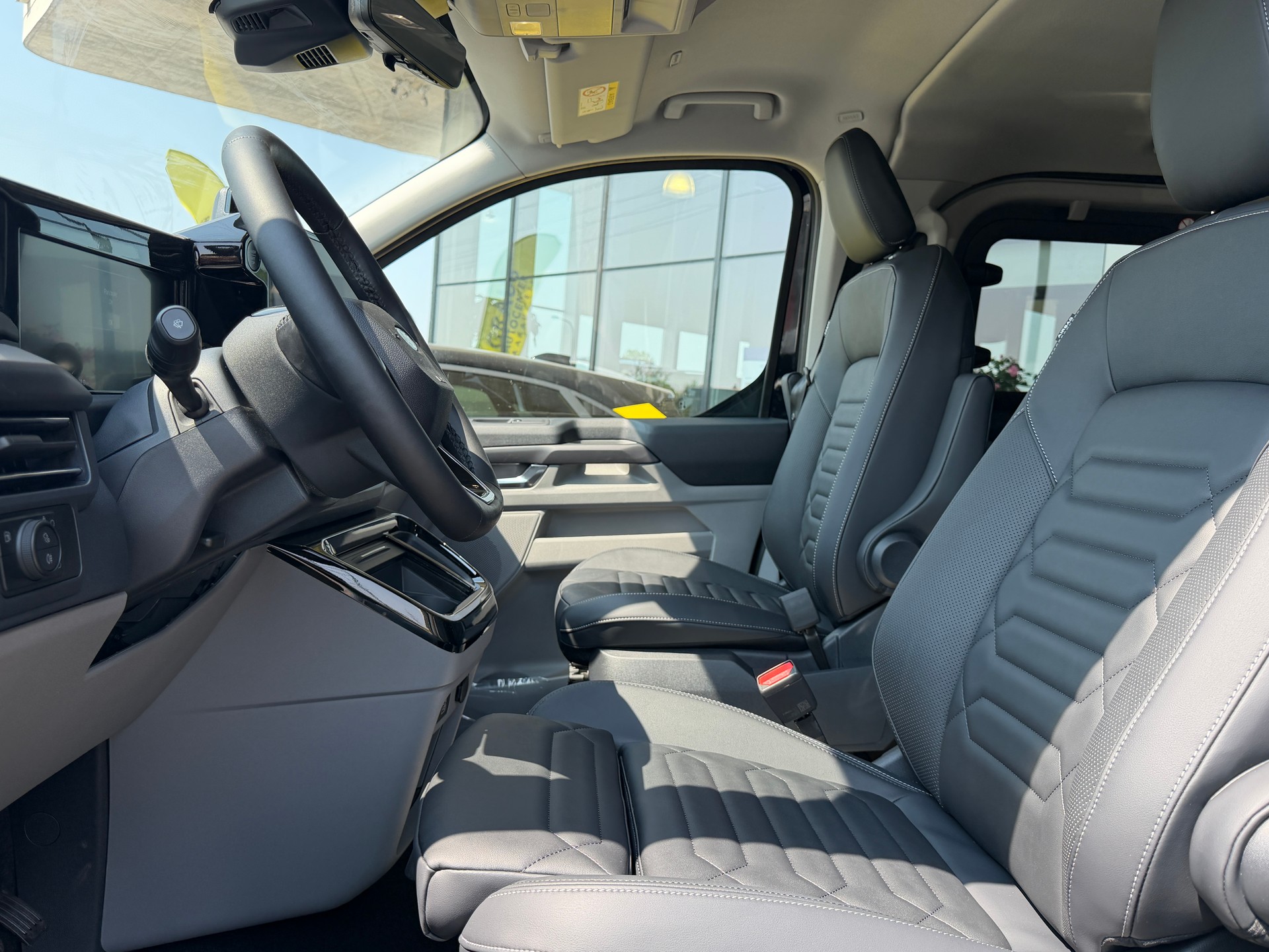 FORD Tourneo Bus 340 L1H1 PHEV Titanium X-image-6