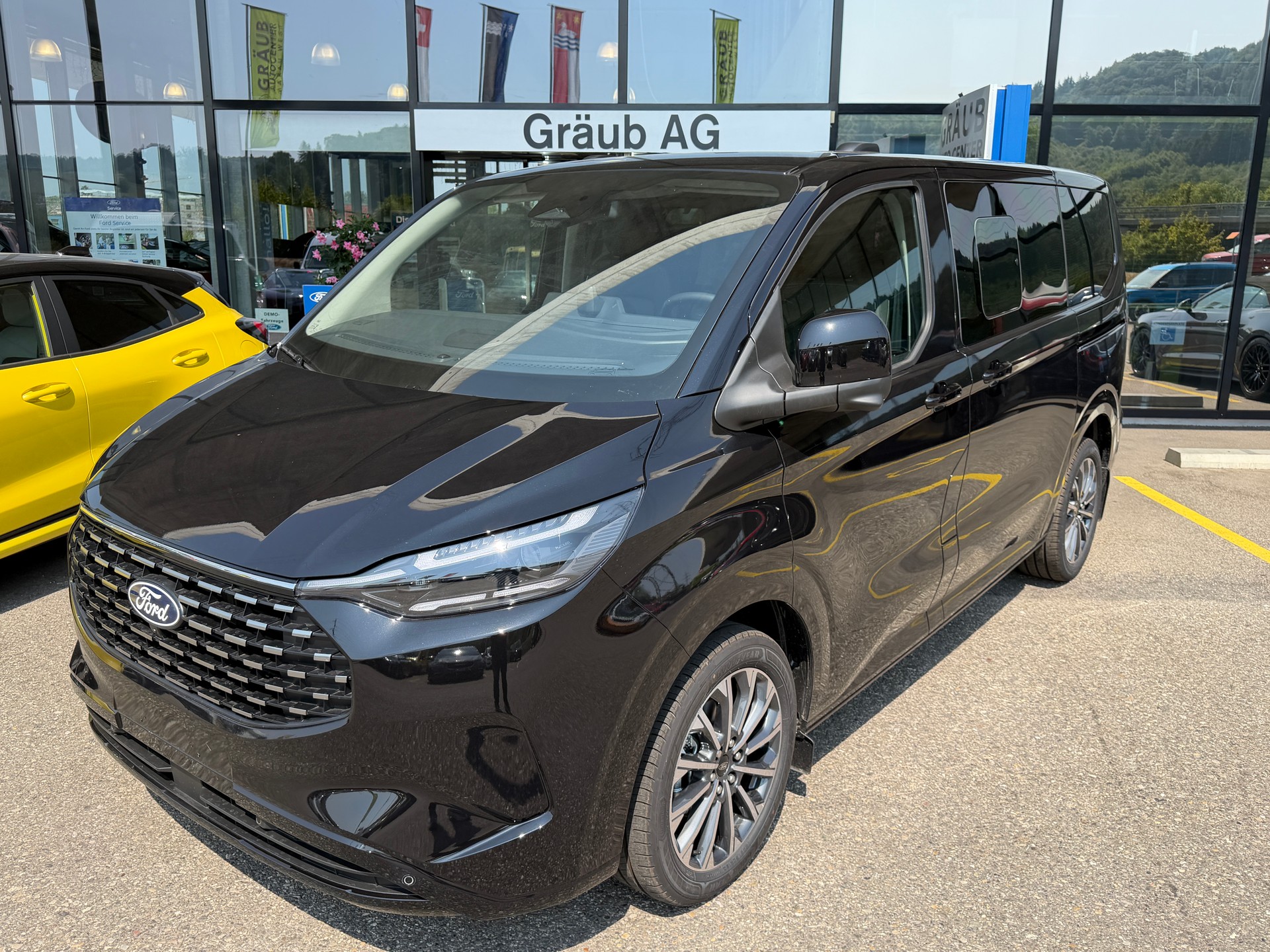 FORD Tourneo Bus 340 L1H1 PHEV Titanium X-showroom-element-1