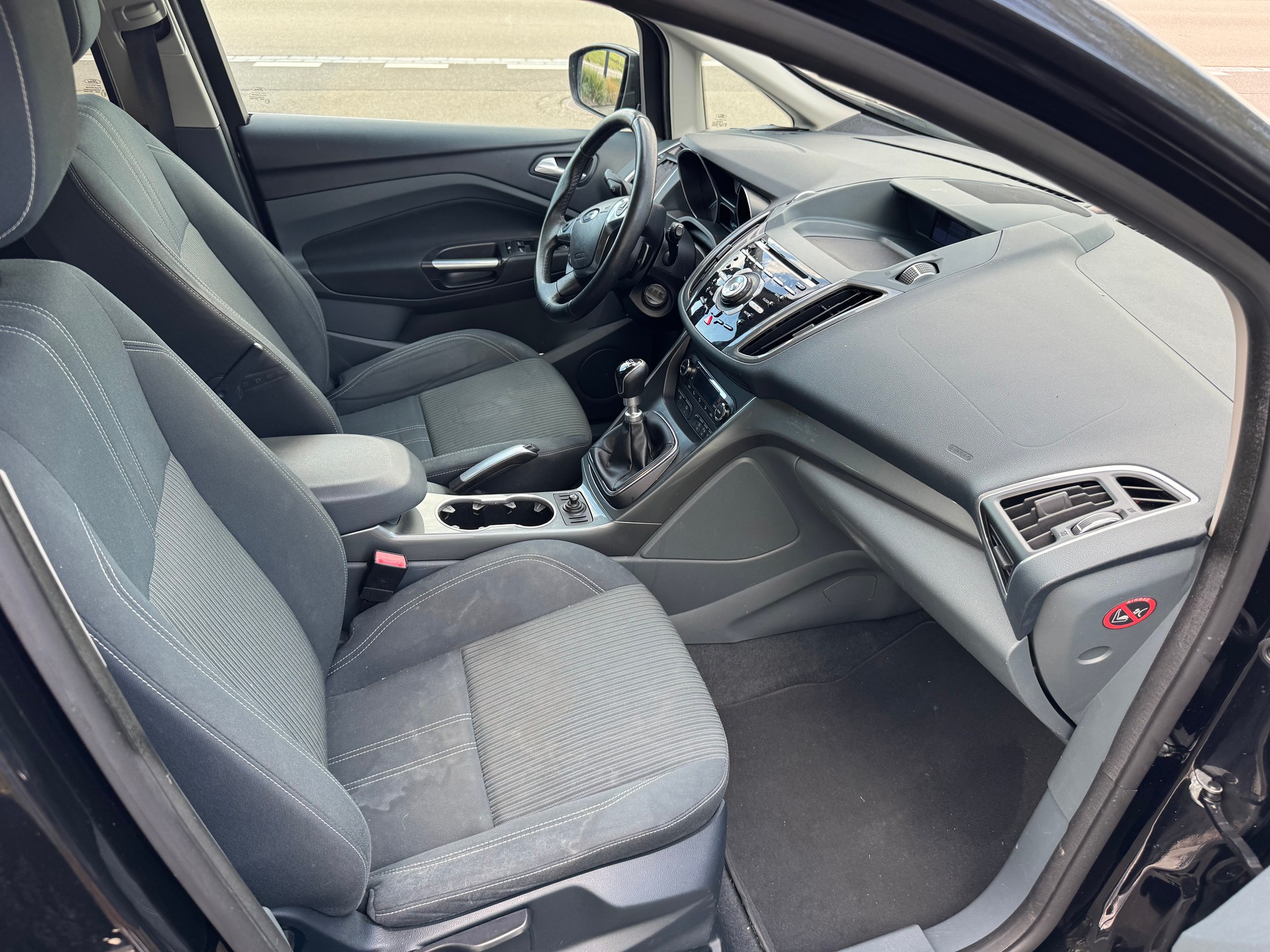 FORD C-Max 2.0 TDCi Titanium-image-11