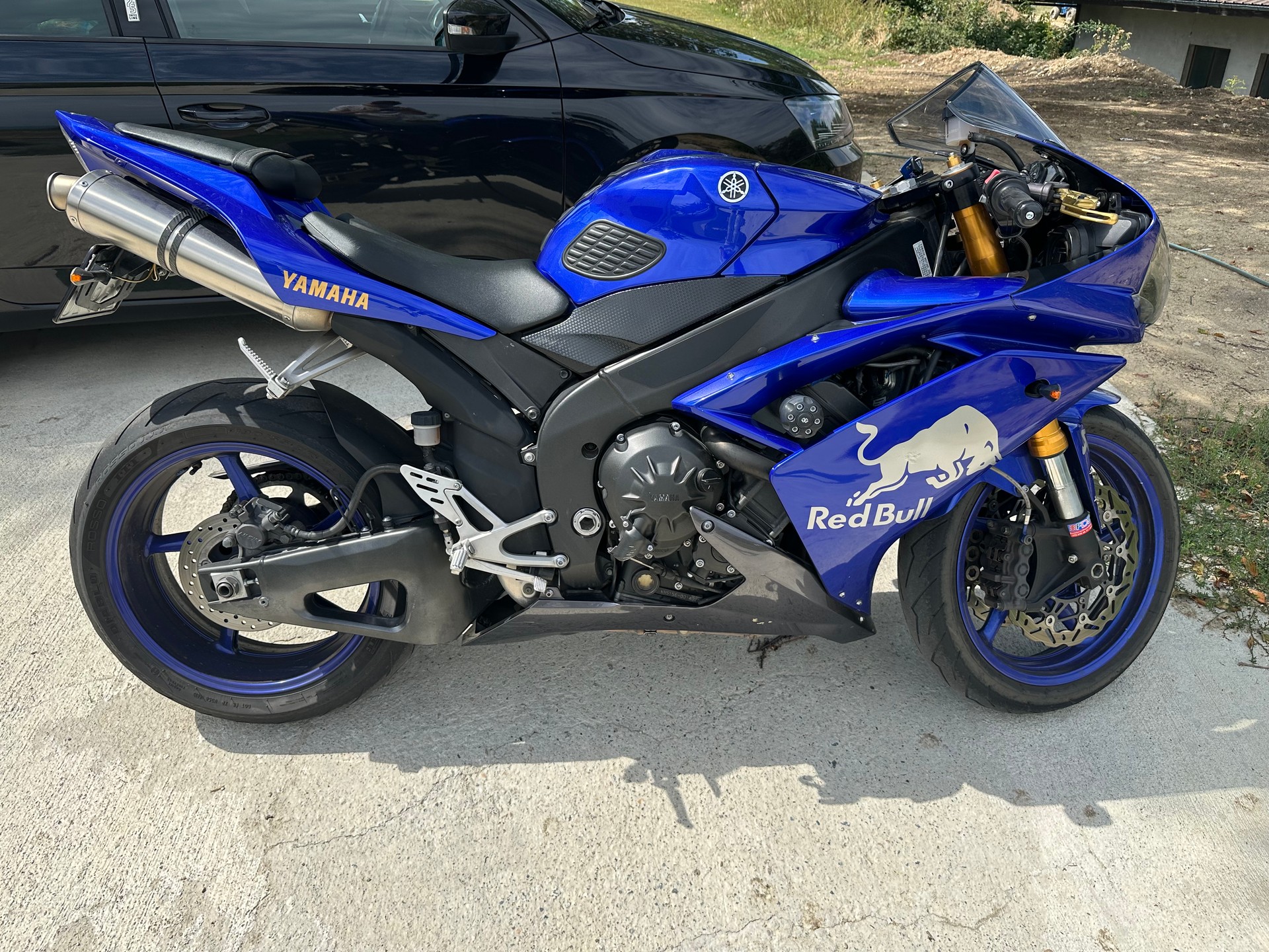 YAMAHA YZF-R1-image-2