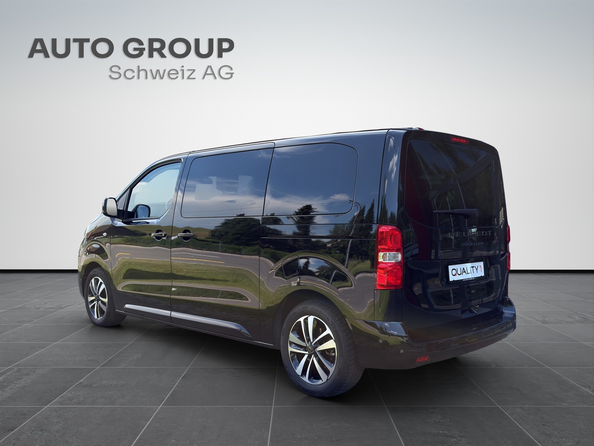 PEUGEOT Traveller 2.2 BlueHDi Business VIP Standard EAT8-showroom-element-3