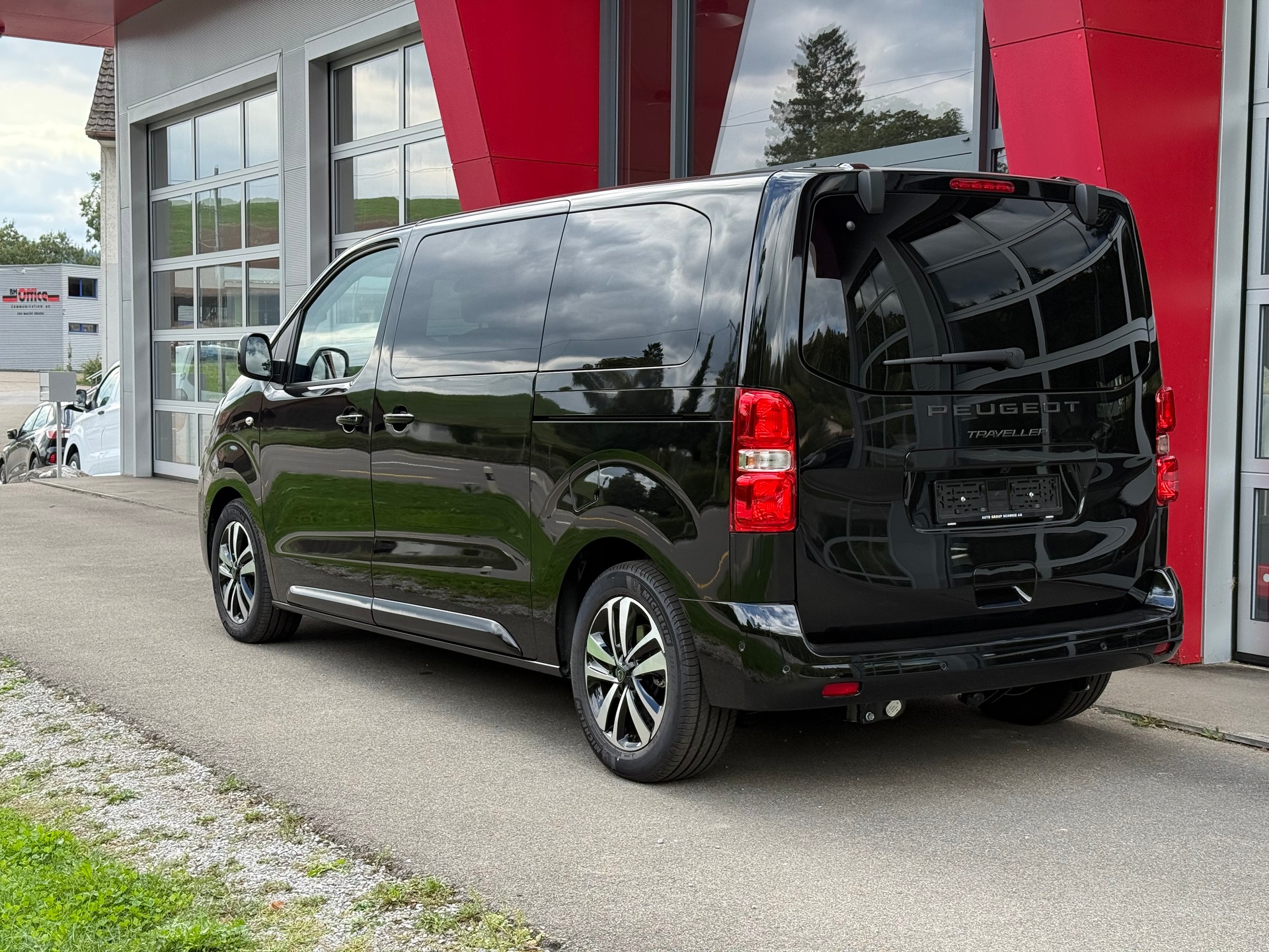 PEUGEOT Traveller 2.2 BlueHDi Business VIP Standard EAT8-showroom-element-2