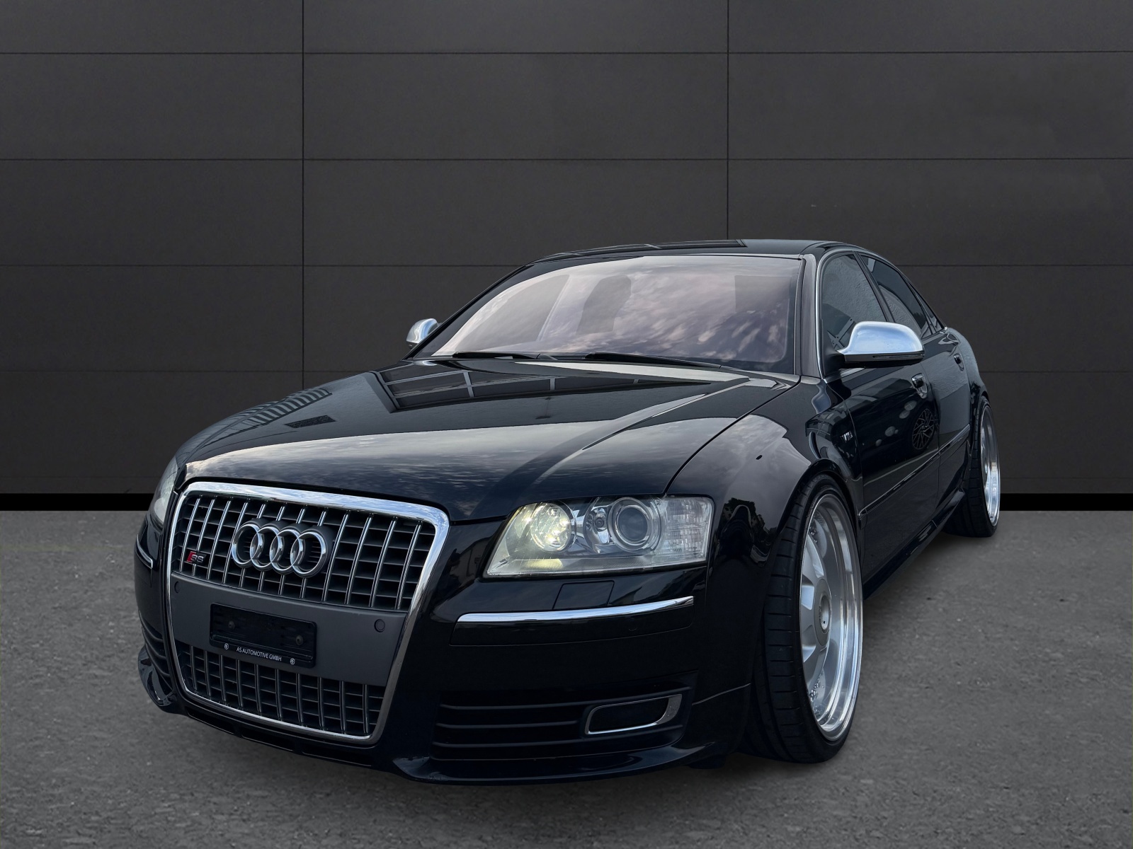 AUDI S8 5.2 V10 Quattro Tiptronic-showroom-element-1