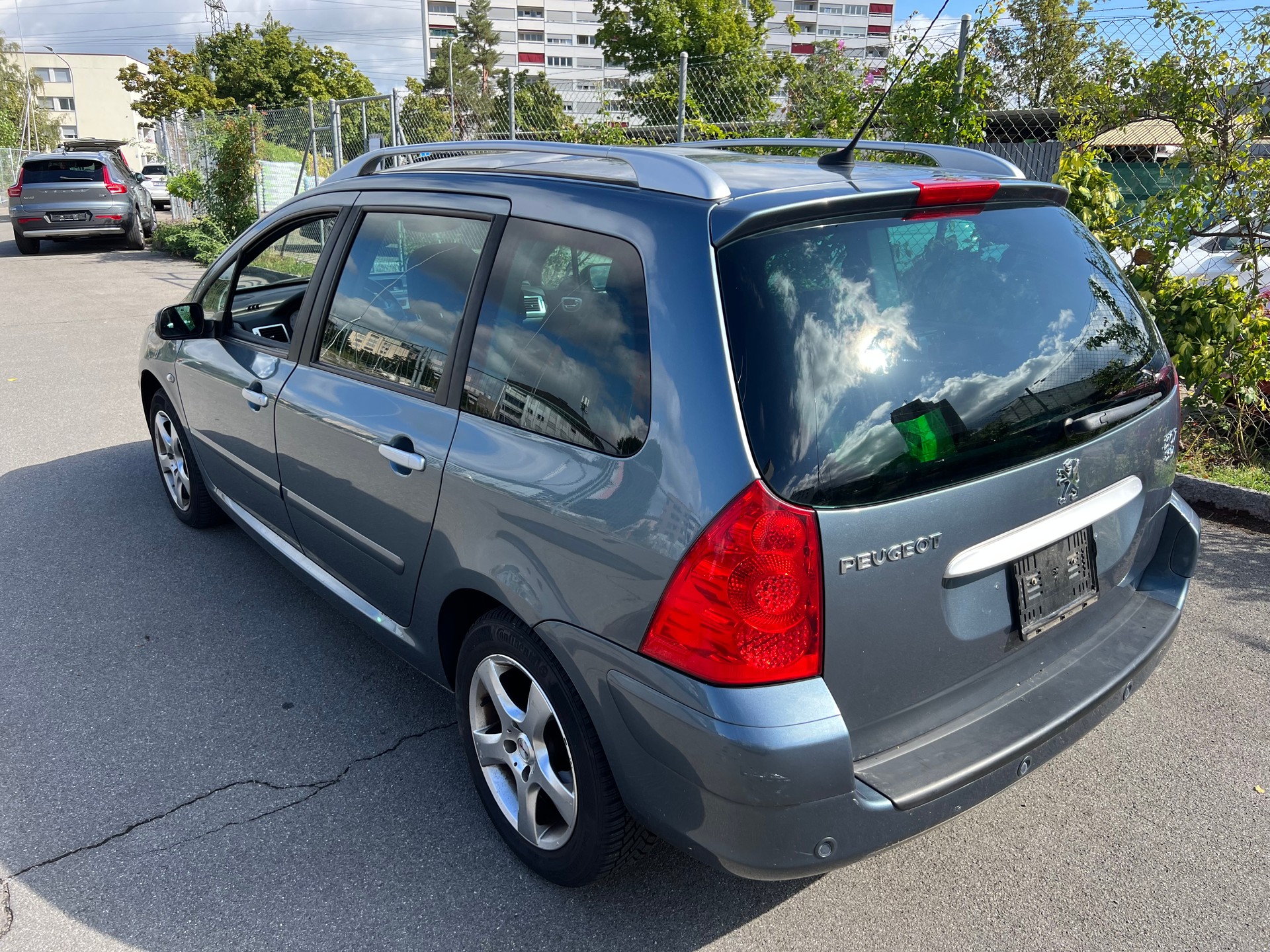PEUGEOT 307 SW 2.0 16V Platinum Edition-image-4