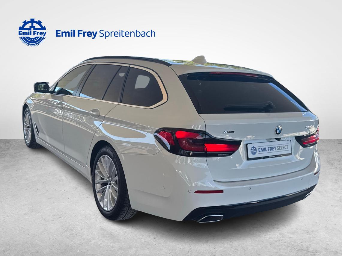 BMW 520d xDrive Touring-showroom-element-2