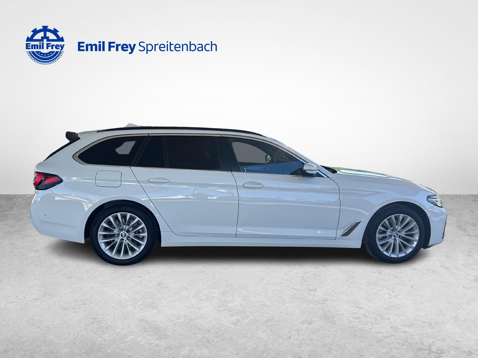 BMW 520d xDrive Touring-image-5