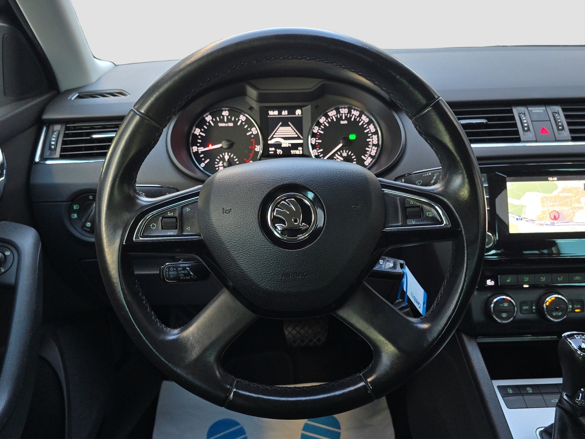 SKODA Octavia Combi 1.8 TSI Elegance 4x4 DSG-image-11