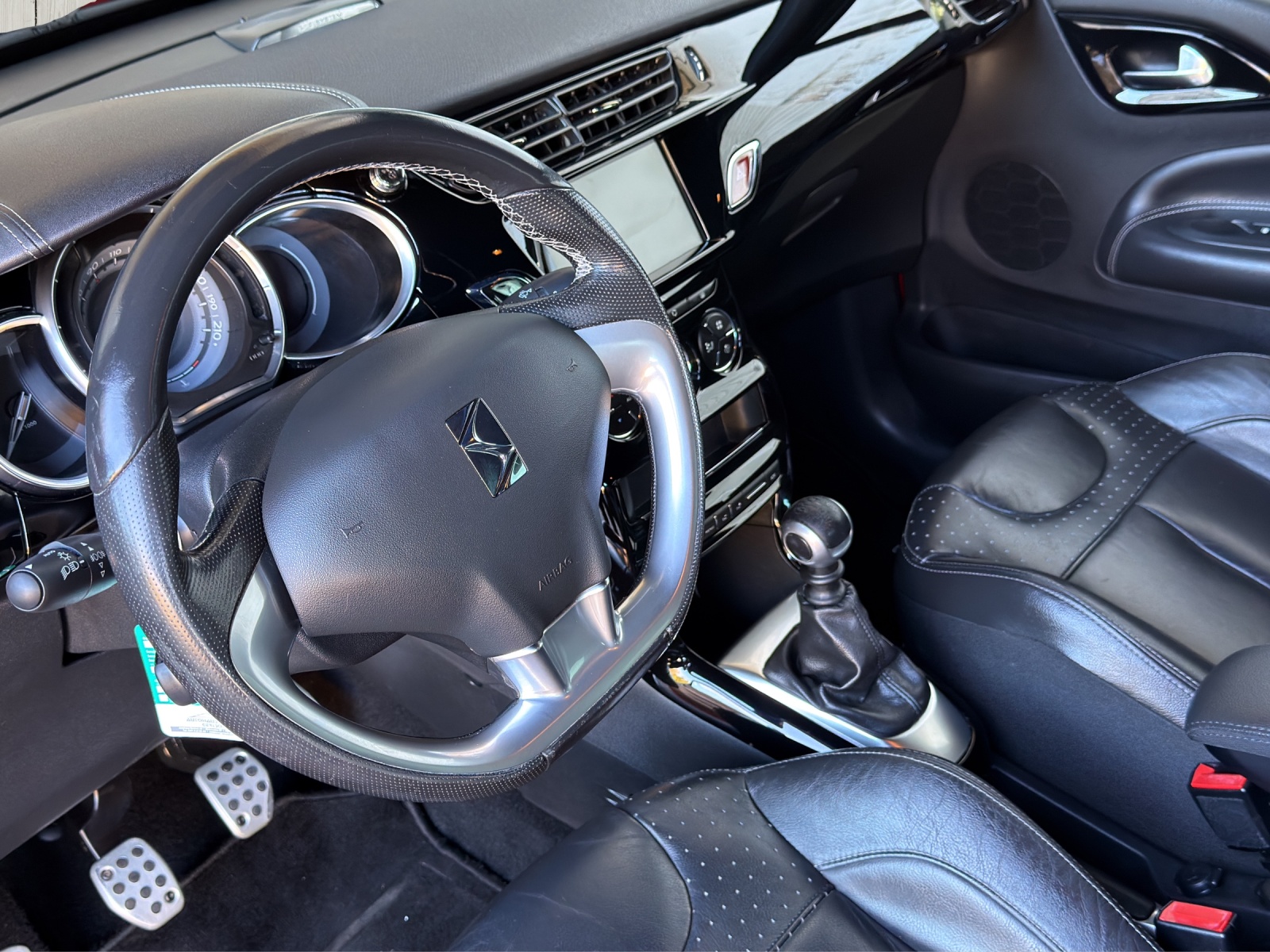 DS AUTOMOBILES DS 3 1.2 PureTech Sport Chic-image-10