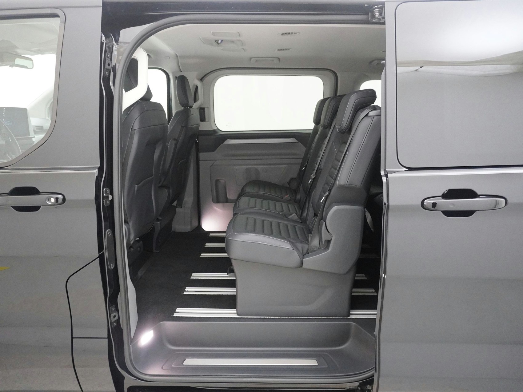 FORD Tourneo Custom 320 L1 2.0 TDCI 4x4 Titanium-image-13
