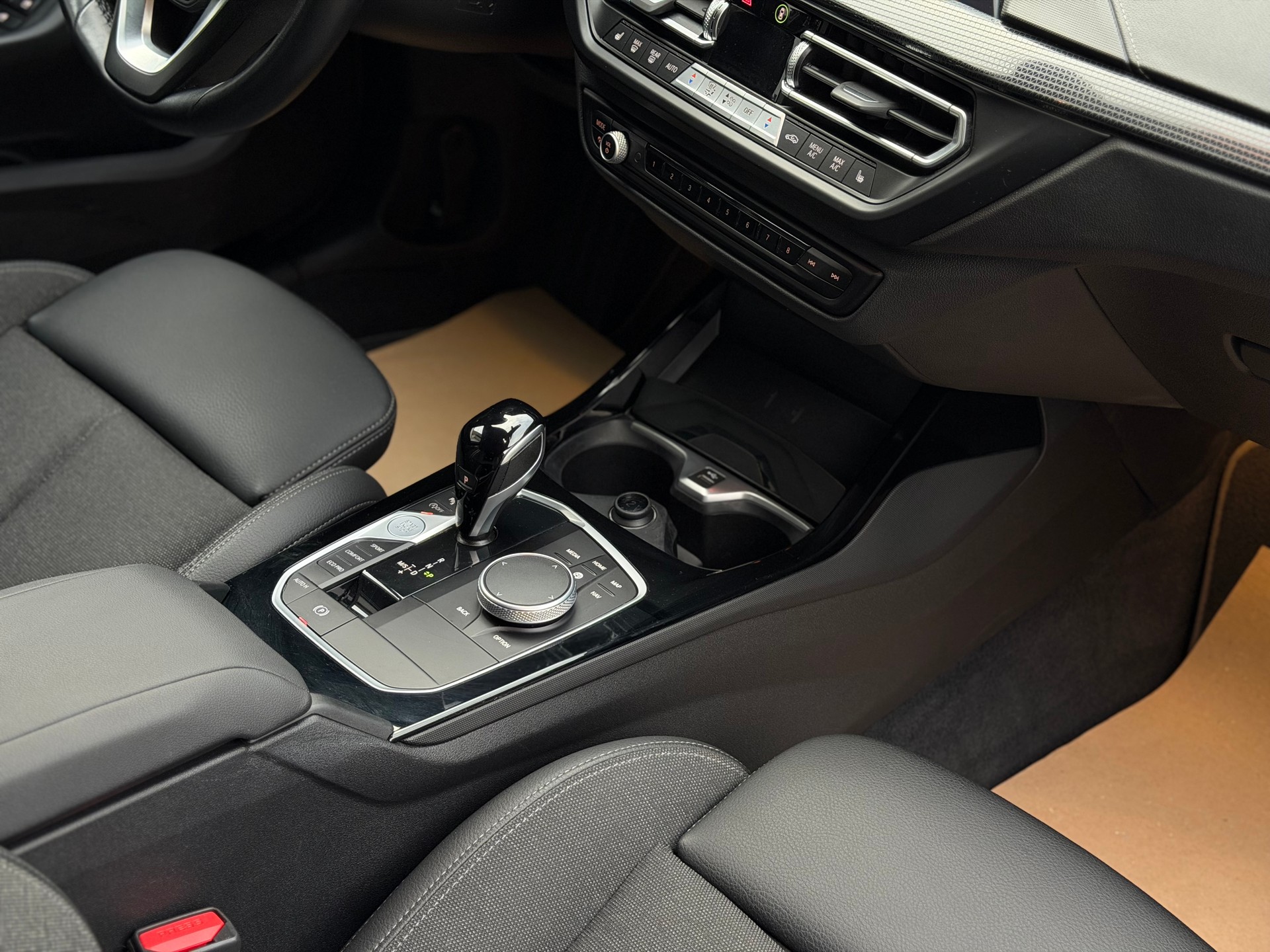 BMW 116d Steptronic Sport Line-image-17