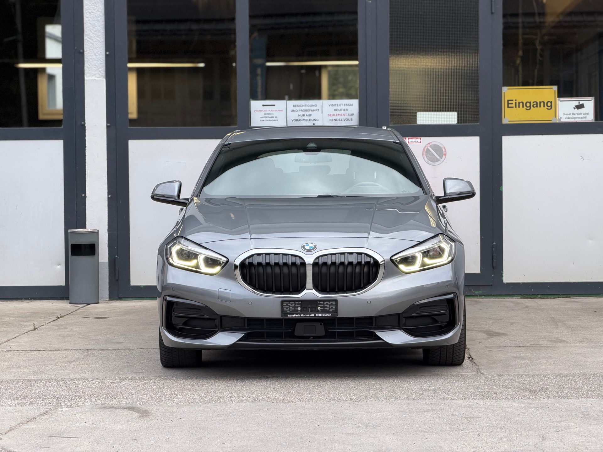 BMW 116d Steptronic Sport Line-showroom-element-2