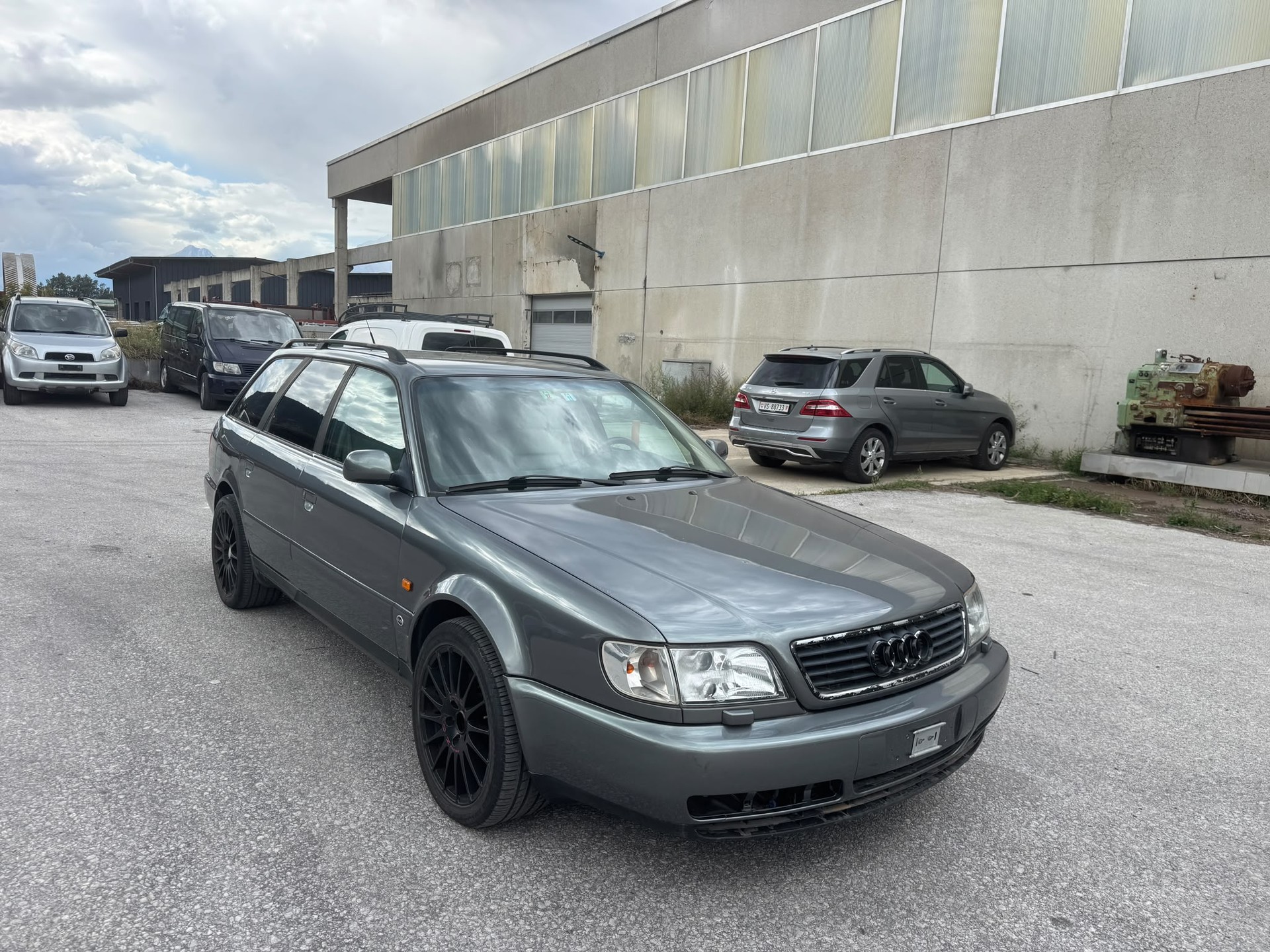 AUDI S6 Avant quattro 4.2-image-2