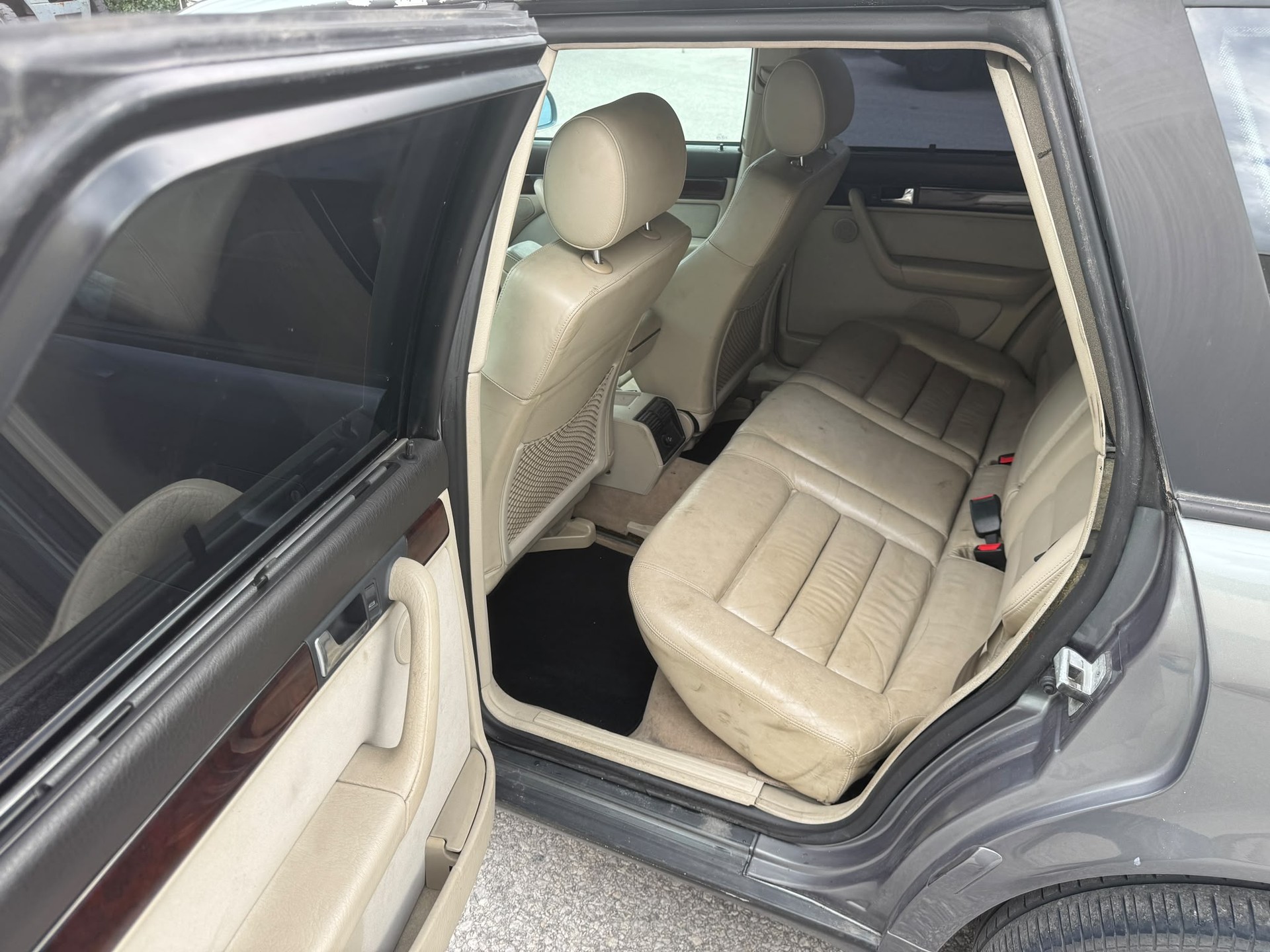 AUDI S6 Avant quattro 4.2-image-12
