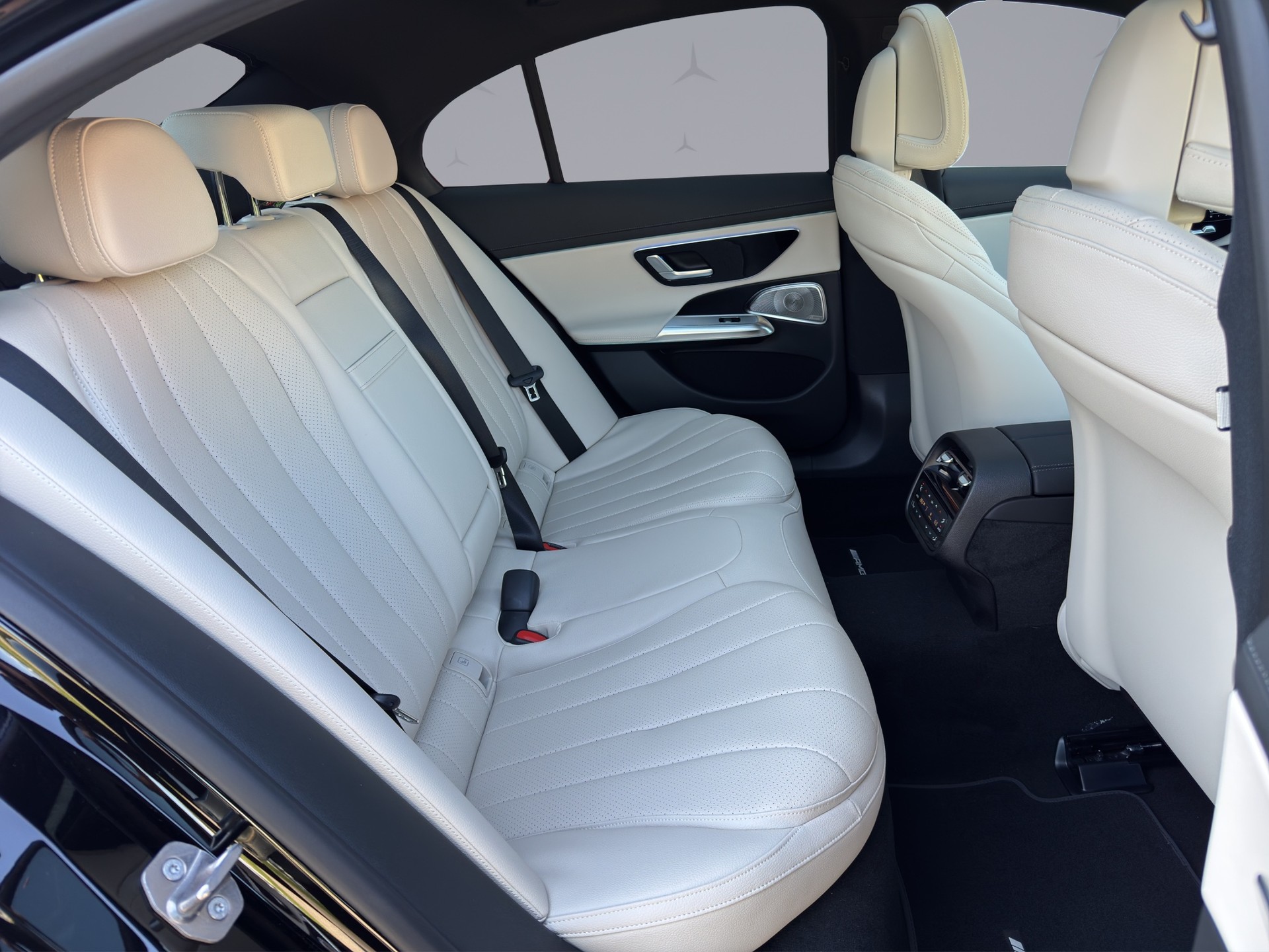 MERCEDES-BENZ E-Klasse W214 E 220 d AMG Line 4matic-image-17