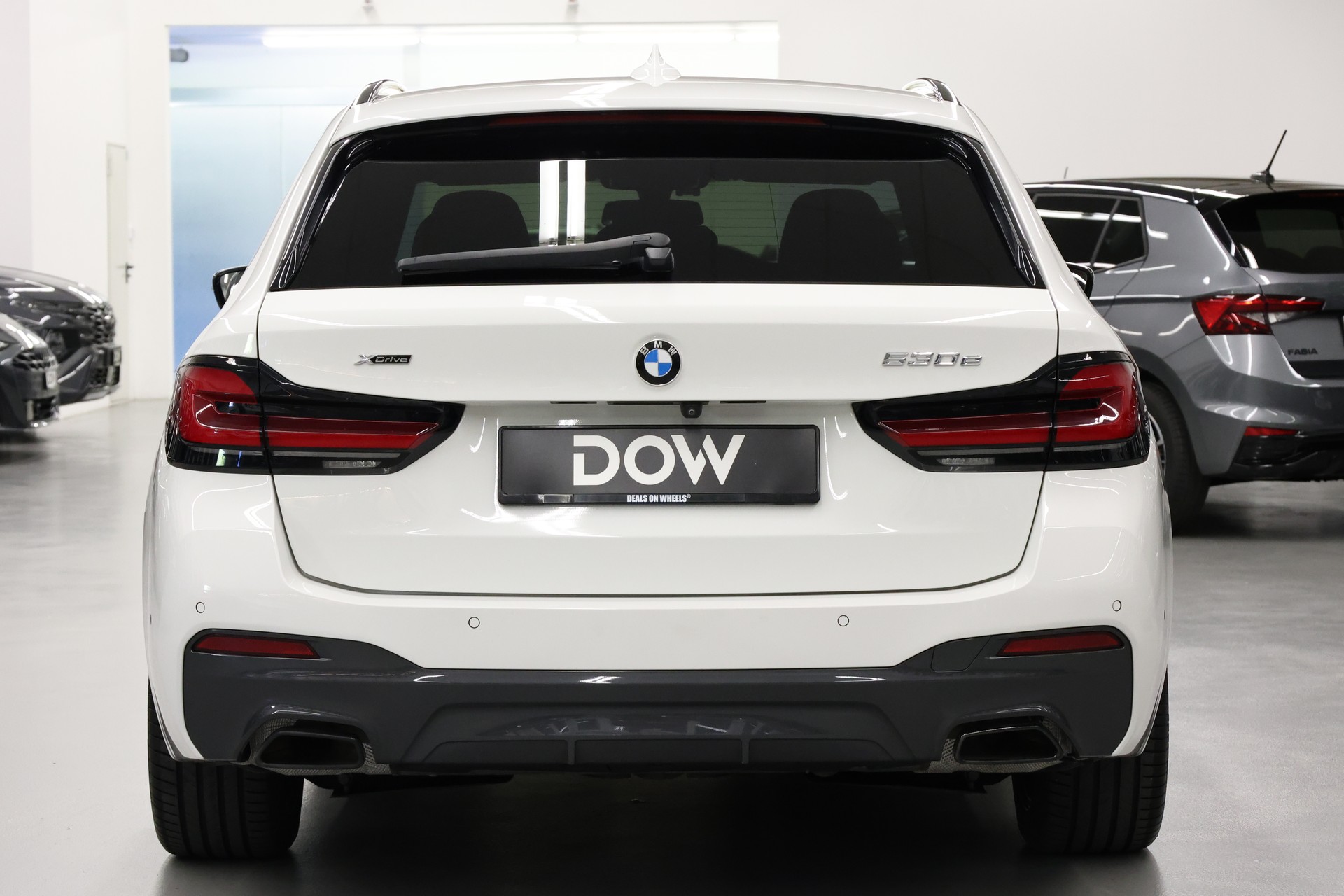 BMW 530e xDrive SAG Touring-image-7