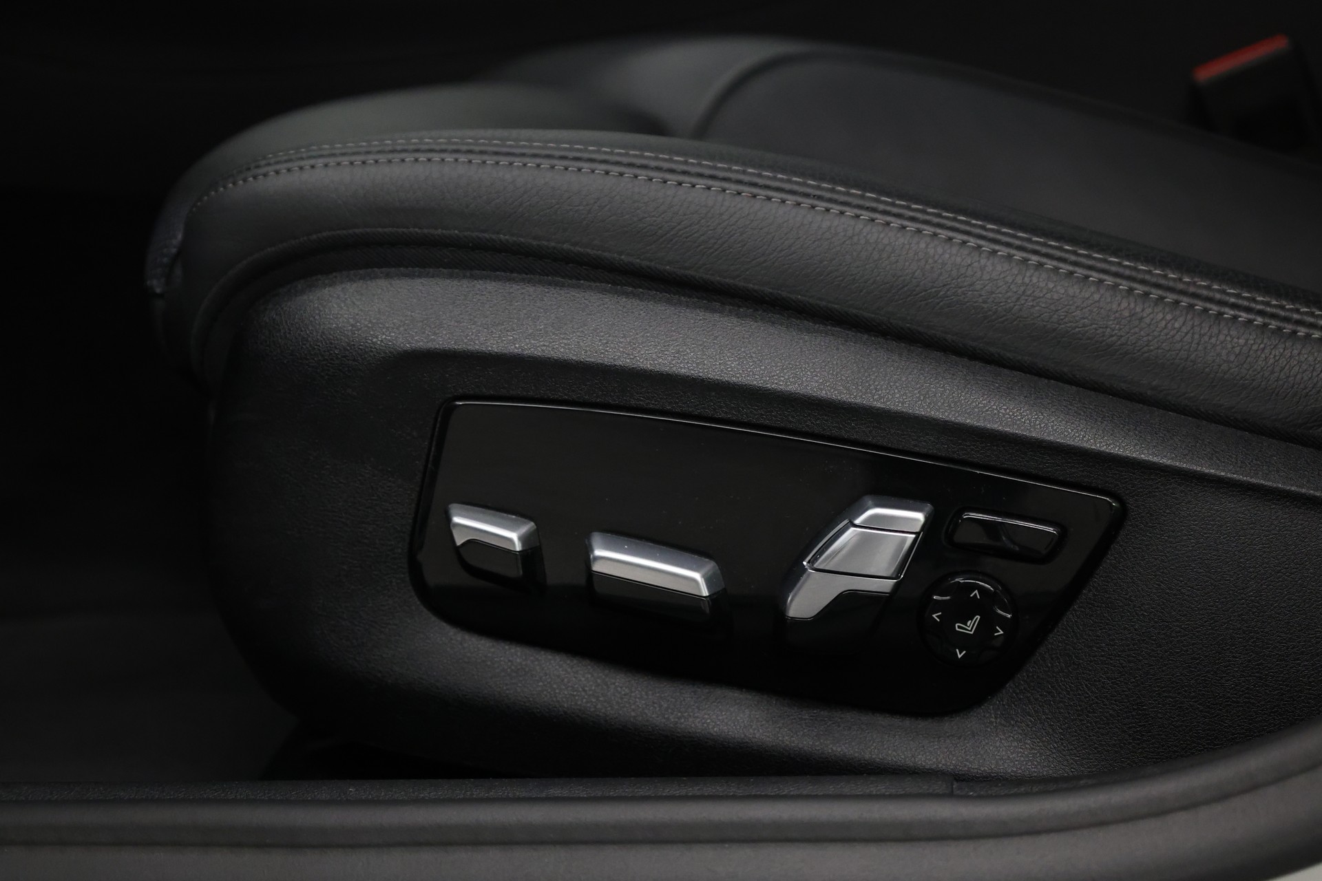 BMW 530e xDrive SAG Touring-image-22