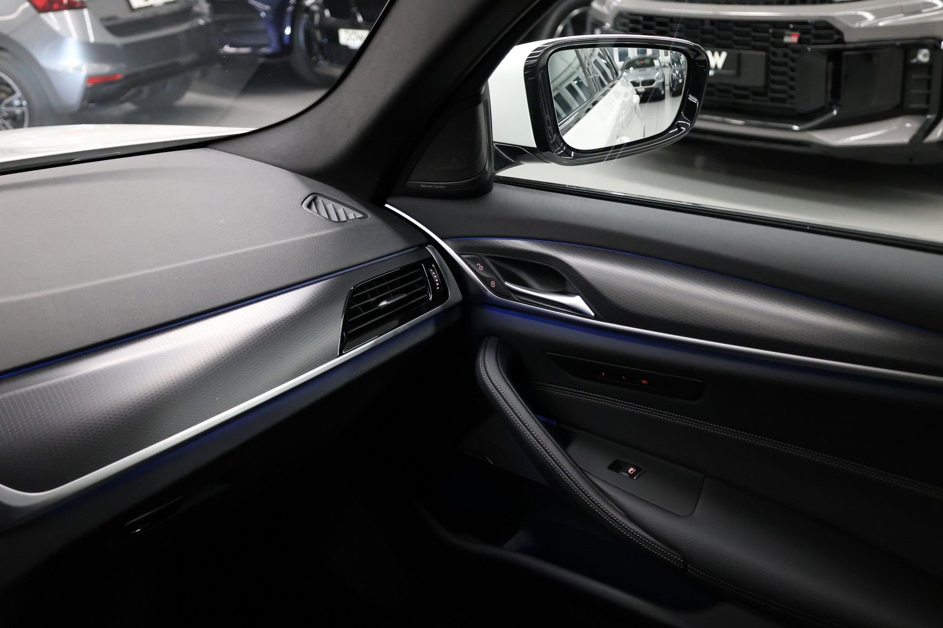 BMW 530e xDrive SAG Touring-image-21