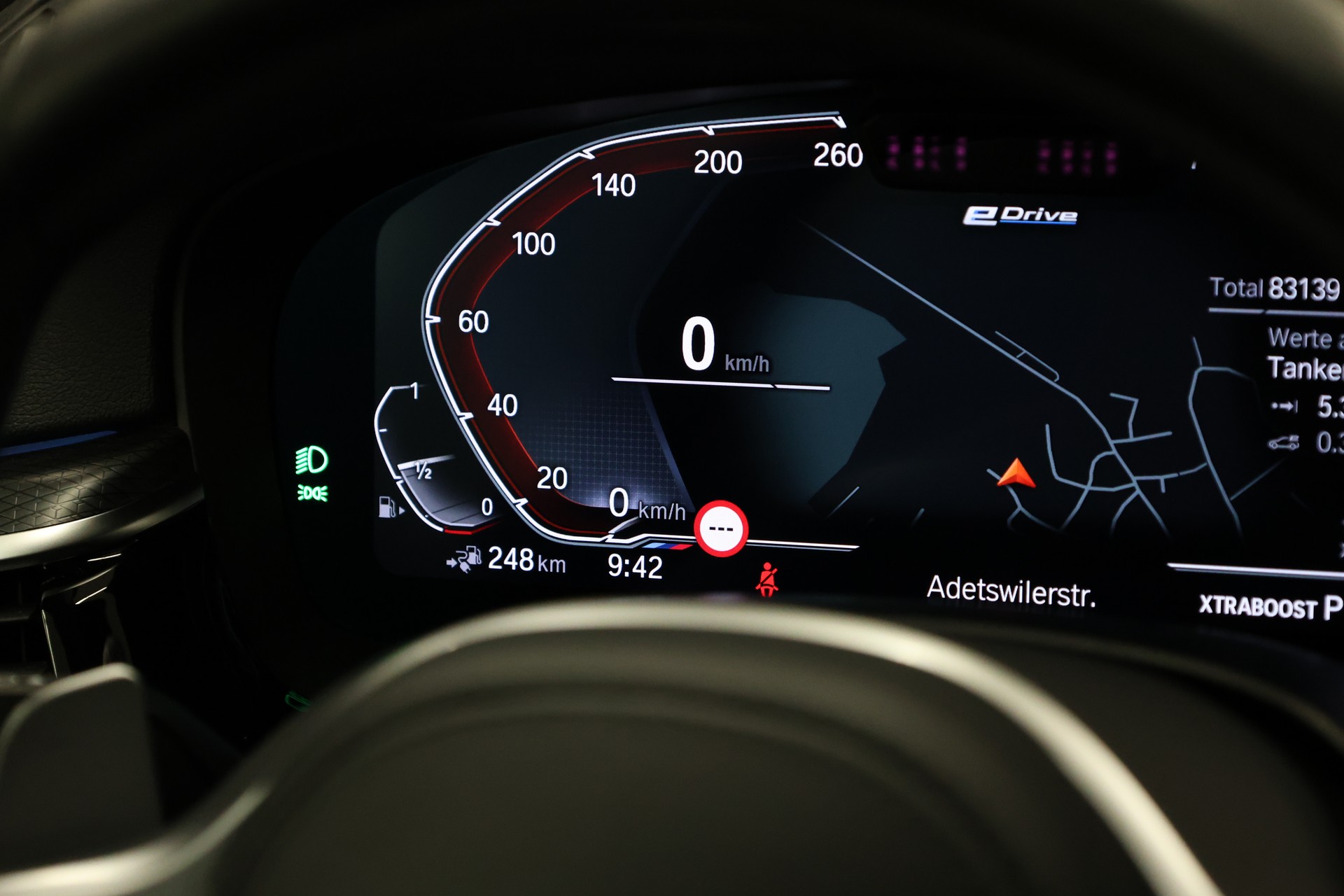 BMW 530e xDrive SAG Touring-image-27