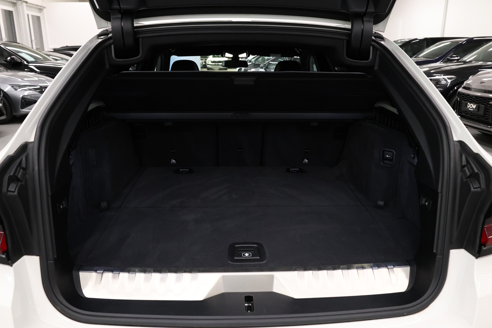 BMW 530e xDrive SAG Touring-image-10