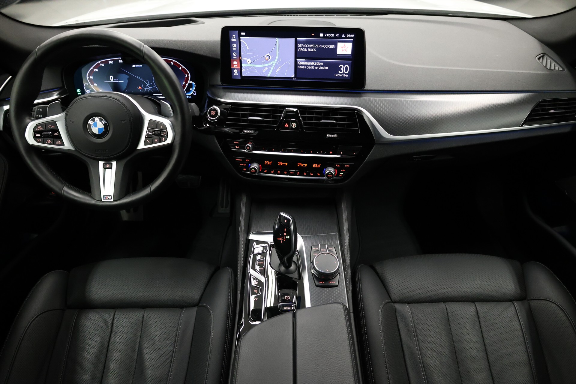 BMW 530e xDrive SAG Touring-image-13